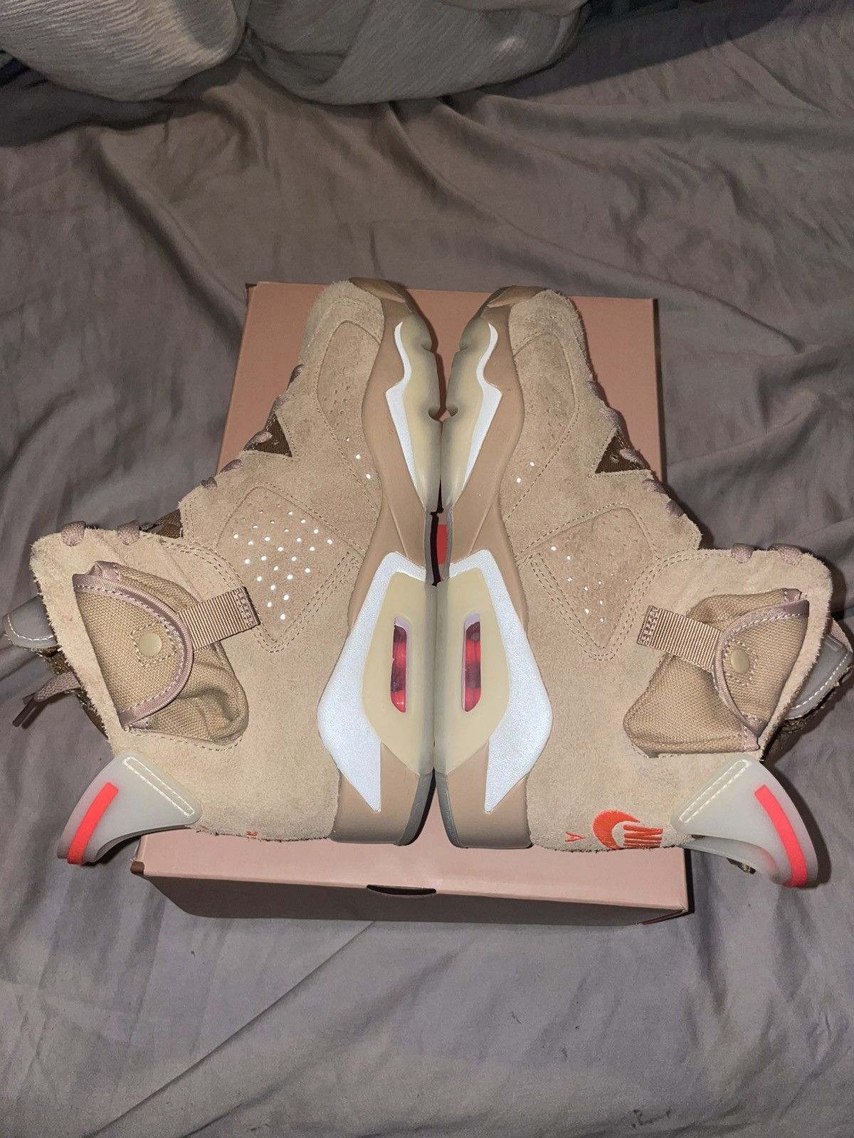 Jordan Brand × Travis Scott Jordan 6 Travis Scott British Khaki Size US 7.5 / EU 40-41 - 1 Thumbnail