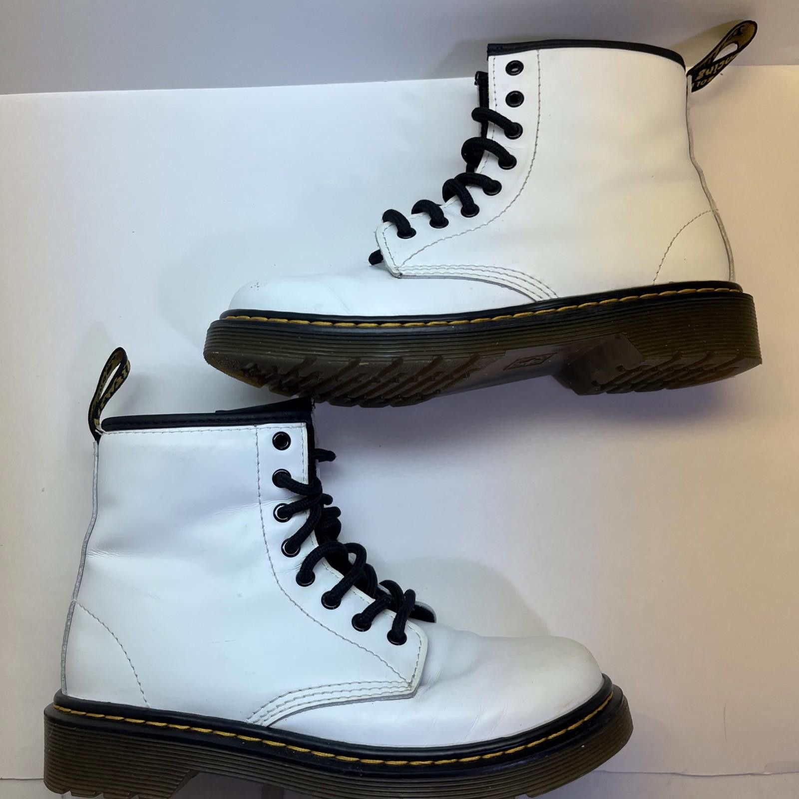 Dr. Martens Sz 2 Doc Martens Jr Patent Leather Boots Airwair White Size US 4 / IT 34 - 2 Thumbnail