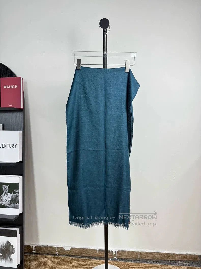 Loro Piana Loro Piana Solid Color Scarf. Size ONE SIZE - 2 Thumbnail