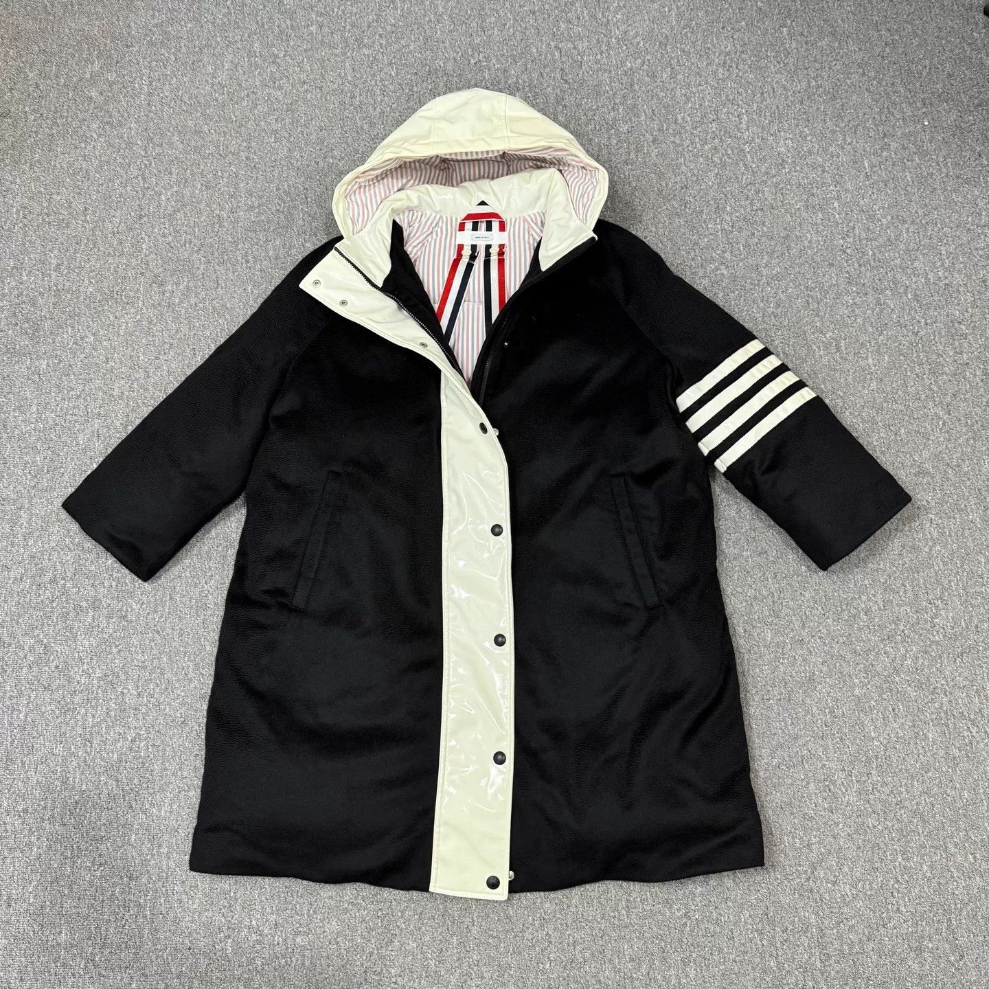Thom Browne Thom Browne TB striped long sleeve hooded down coat 36 NWT Size XS / US 0-2 / IT 36-38 - 1 Thumbnail