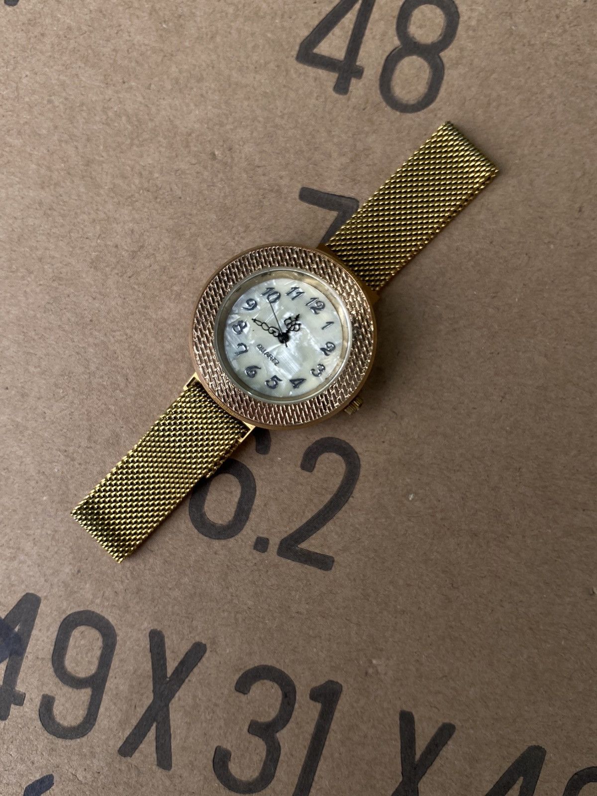 Vintage Elegant Gold Mesh Watch with Pearl Dial Size ONE SIZE - 1 Thumbnail