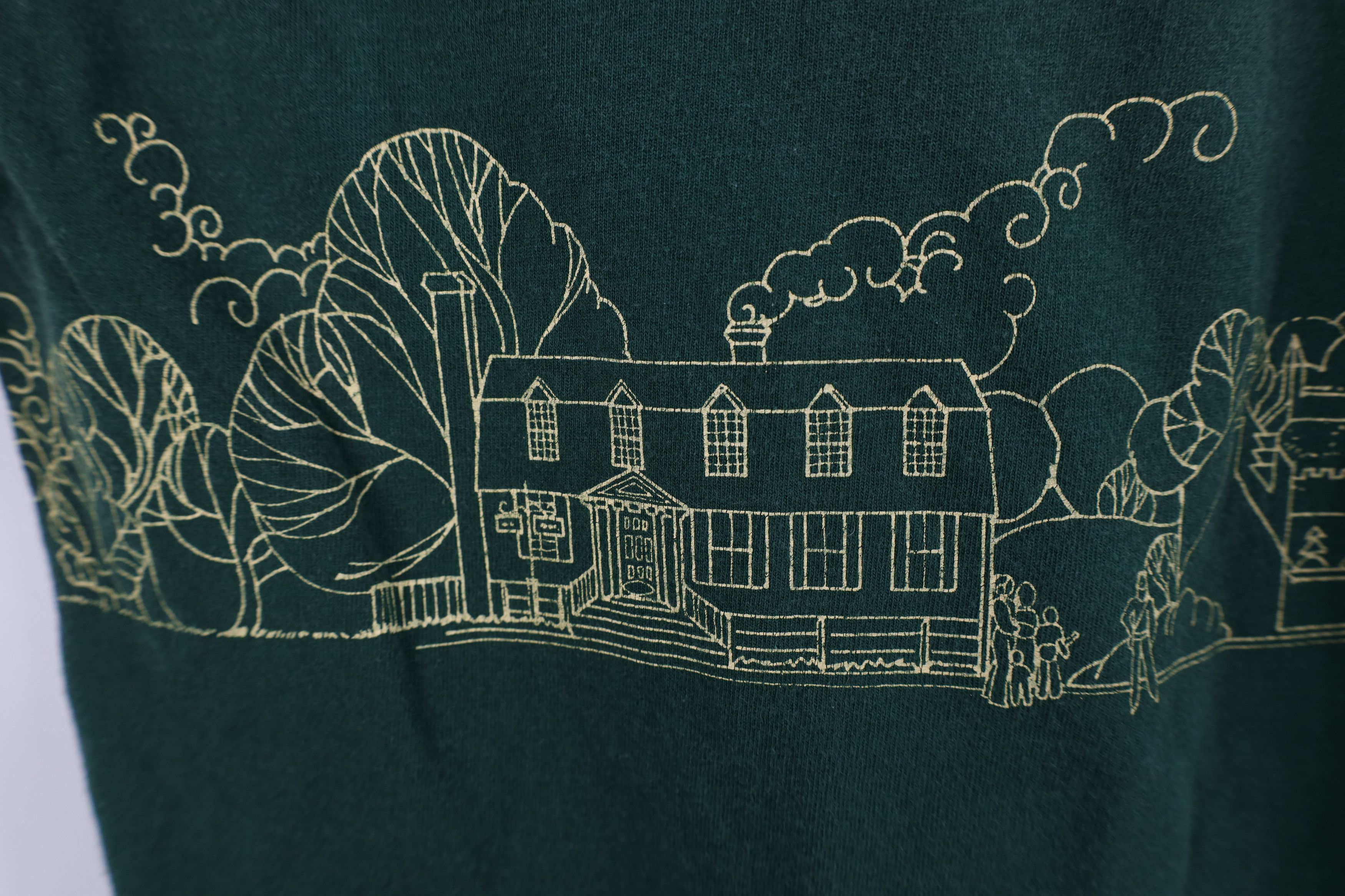 Vintage Vintage 90s Spell Colonial Williamsburg T-Shirt Green USA Size US XXL / EU 58 / 5 - 7 Thumbnail