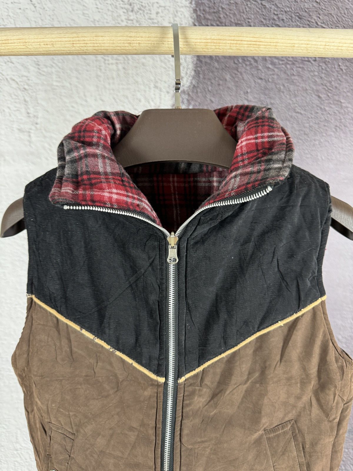 Untitled Artworks Artworks Insight Co. Ltd Japan reversible check velvet vest Size US M / EU 48-50 / 2 - 12 Thumbnail