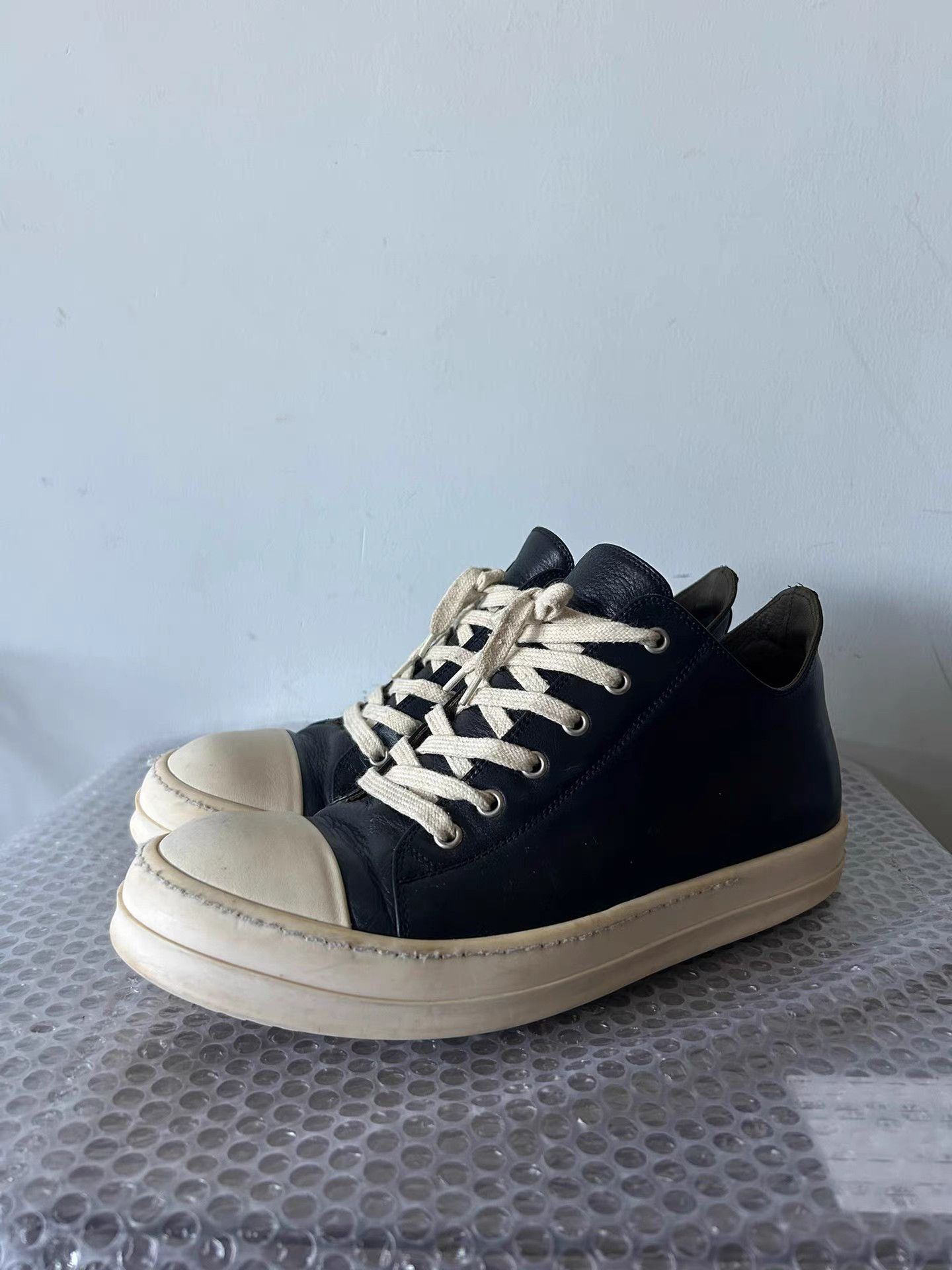 Rick Owens Rick Owens mainline low-top leather Converse casual shoes Size US 9 / EU 42 - 1 Thumbnail