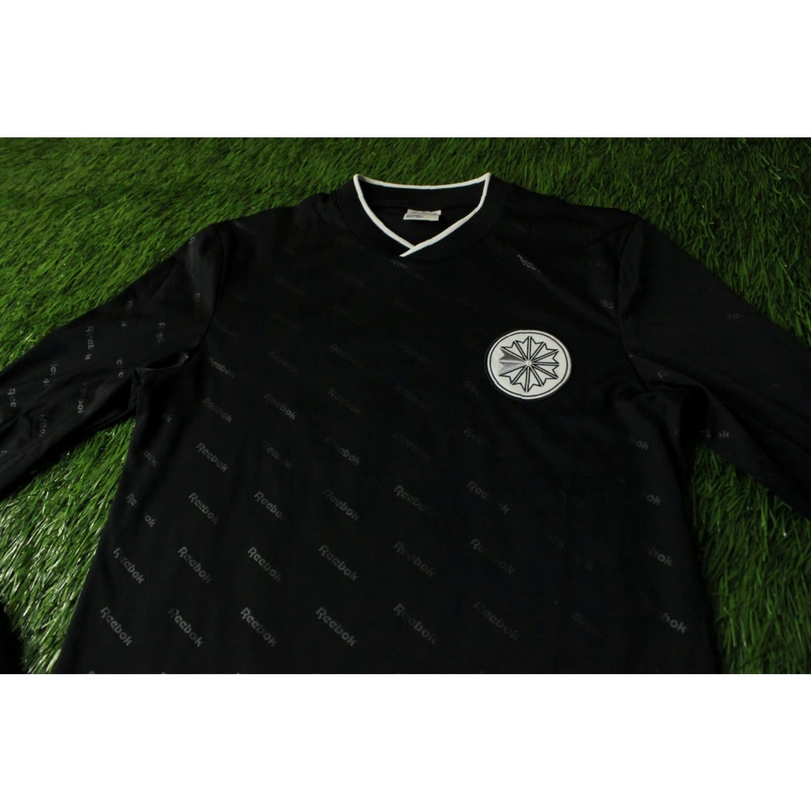 Reebok Reebok Classic Mens Long Sleeve Shirt Monogram Tee Jersey Size S Black and White 100% Polyester, Vintage? No, T-Shirt, Mens, Size S Size US S / EU 44-46 / 1 - 2 Thumbnail