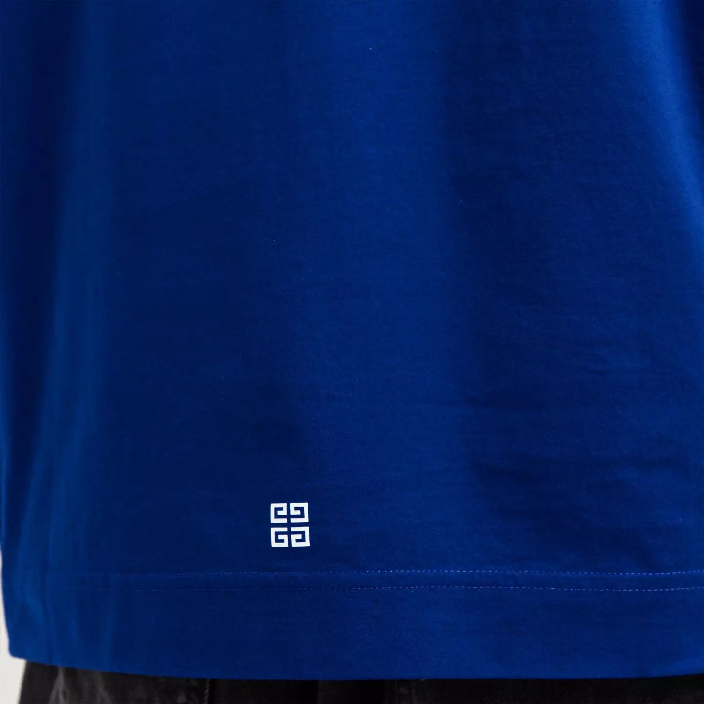 Givenchy o1w1db10426 Slim Fit T-Shirt in Blue Size US XS / EU 42 / 0 - 4 Thumbnail