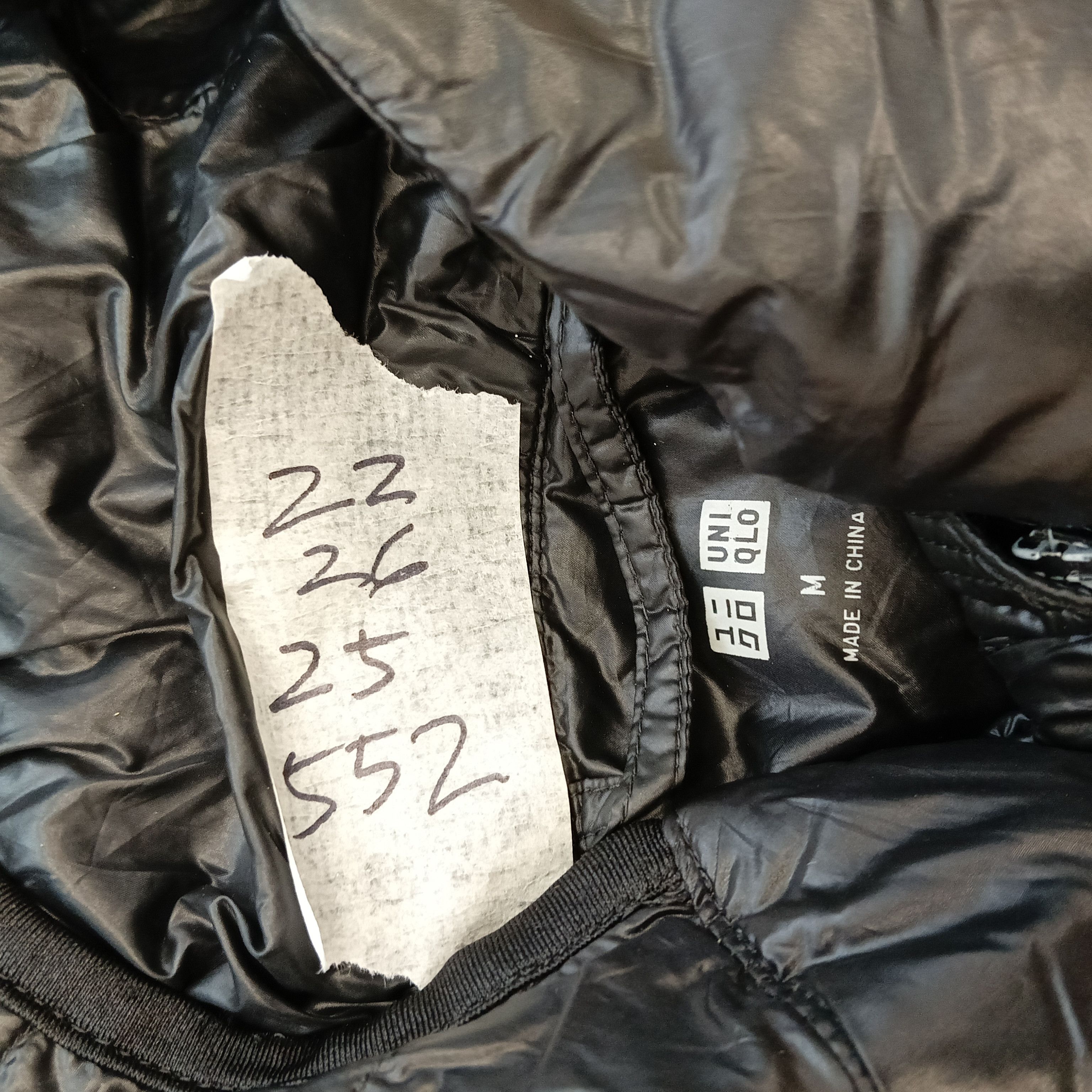 Uniqlo UNIQLO PUFFER JACKET HOODIE L Size US L / EU 52-54 / 3 - 4 Thumbnail