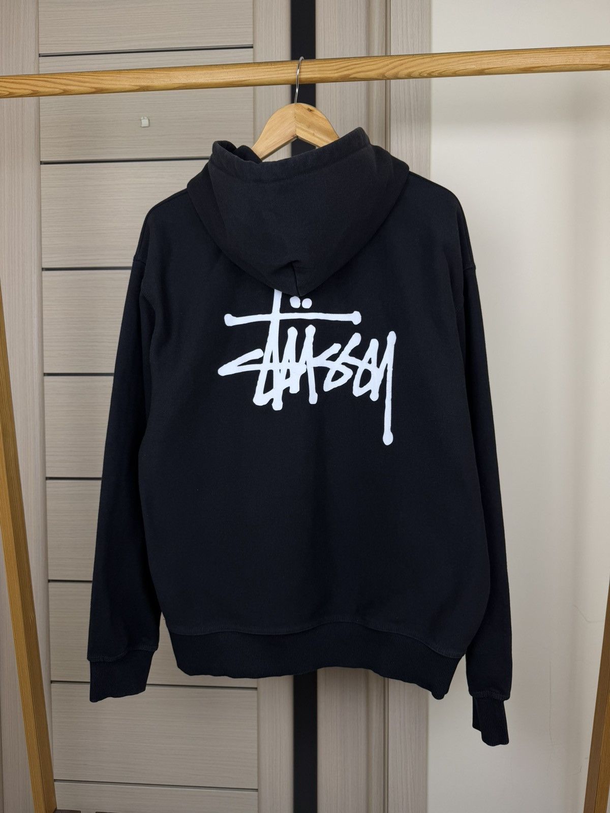 Stussy Stussy Hoodie Black Fleece Pullover Hoodie Vintage size L Size US L / EU 52-54 / 3 - 6 Thumbnail