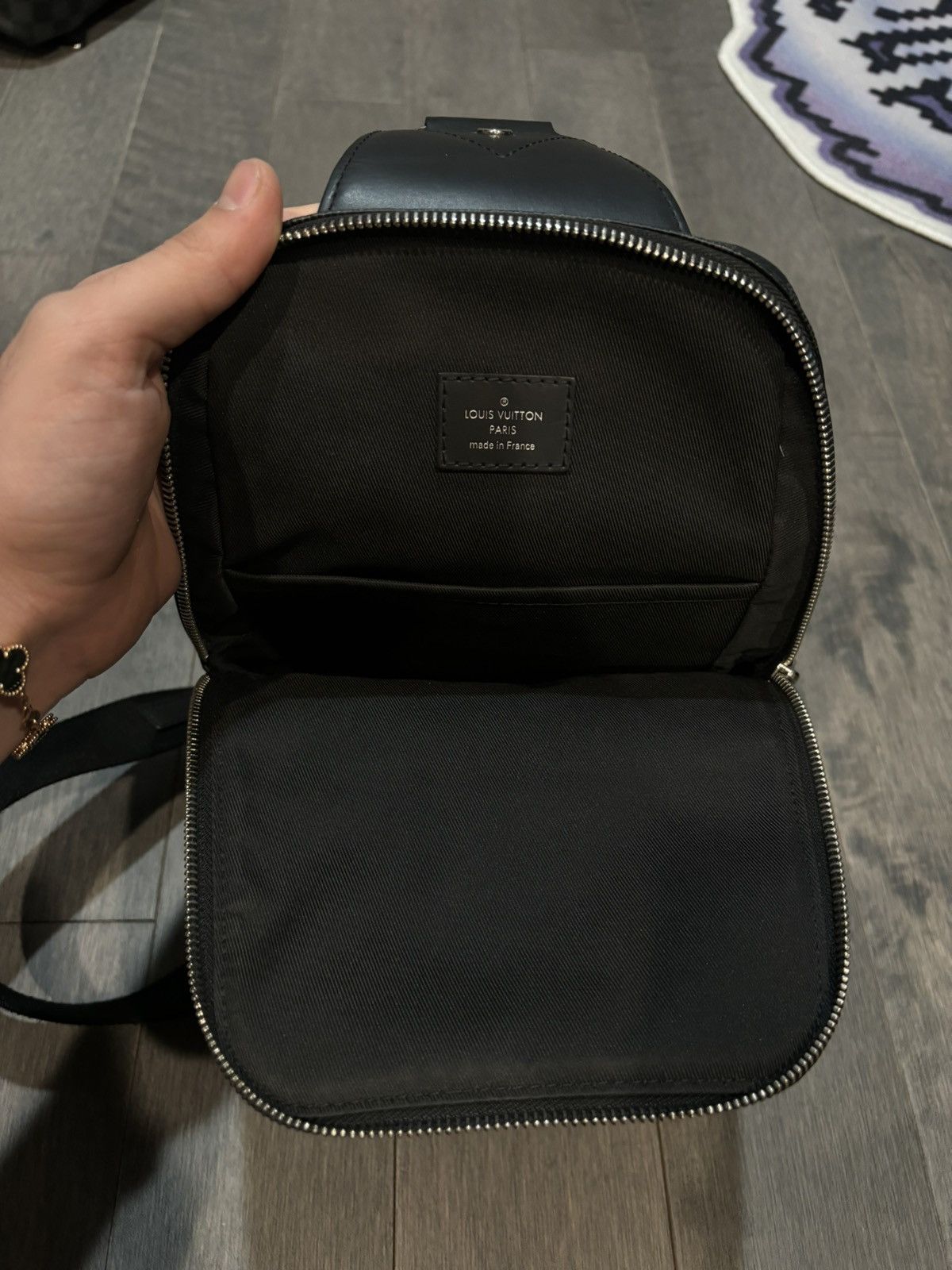 Louis Vuitton Louis Vuitton Avenue sling Bag Size ONE SIZE - 3 Thumbnail