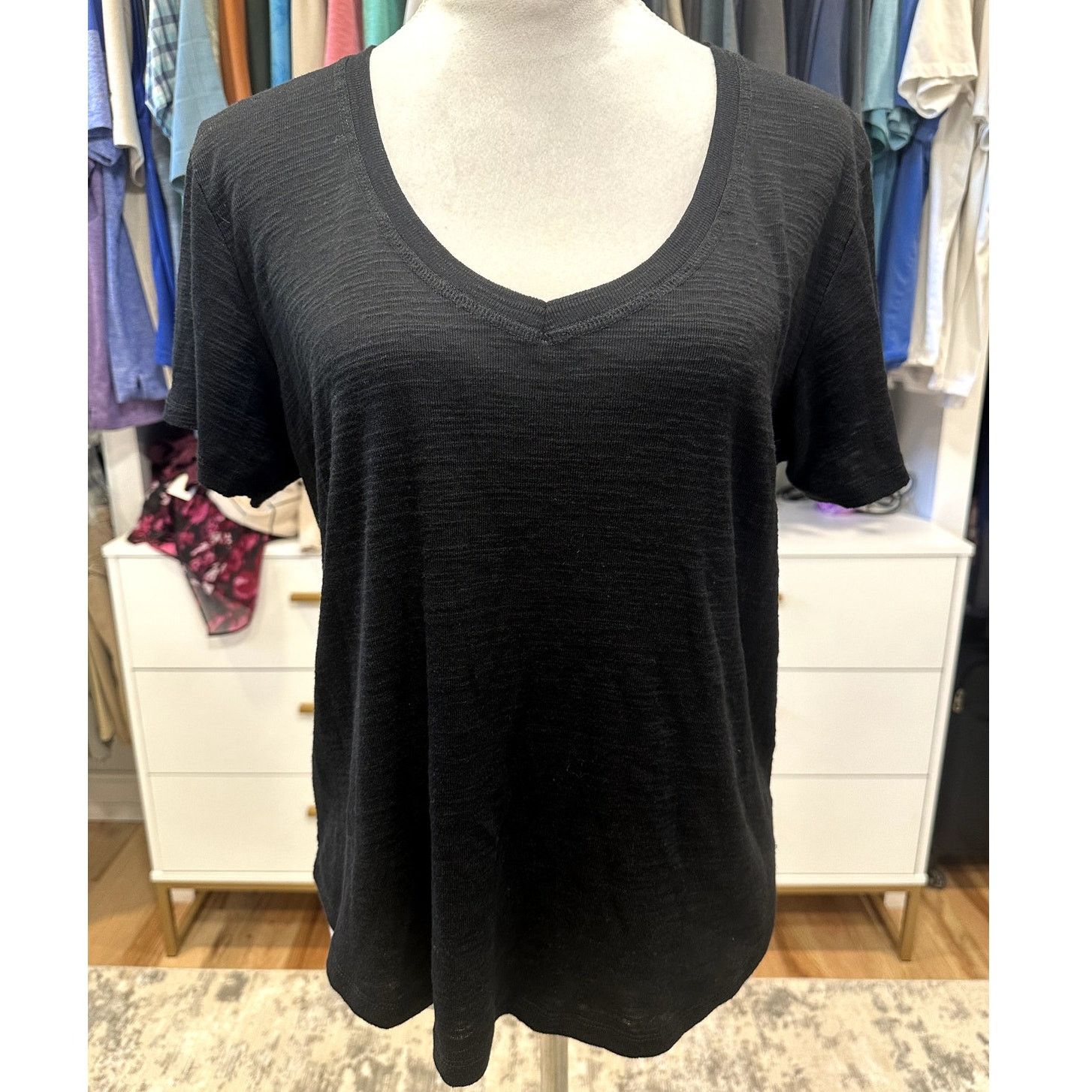 Treasure & Bond Treasure & Bond Women's BLack V Neck Textured T Shirt M NWT Size M / US 6-8 / IT 42-44 - 1 Thumbnail