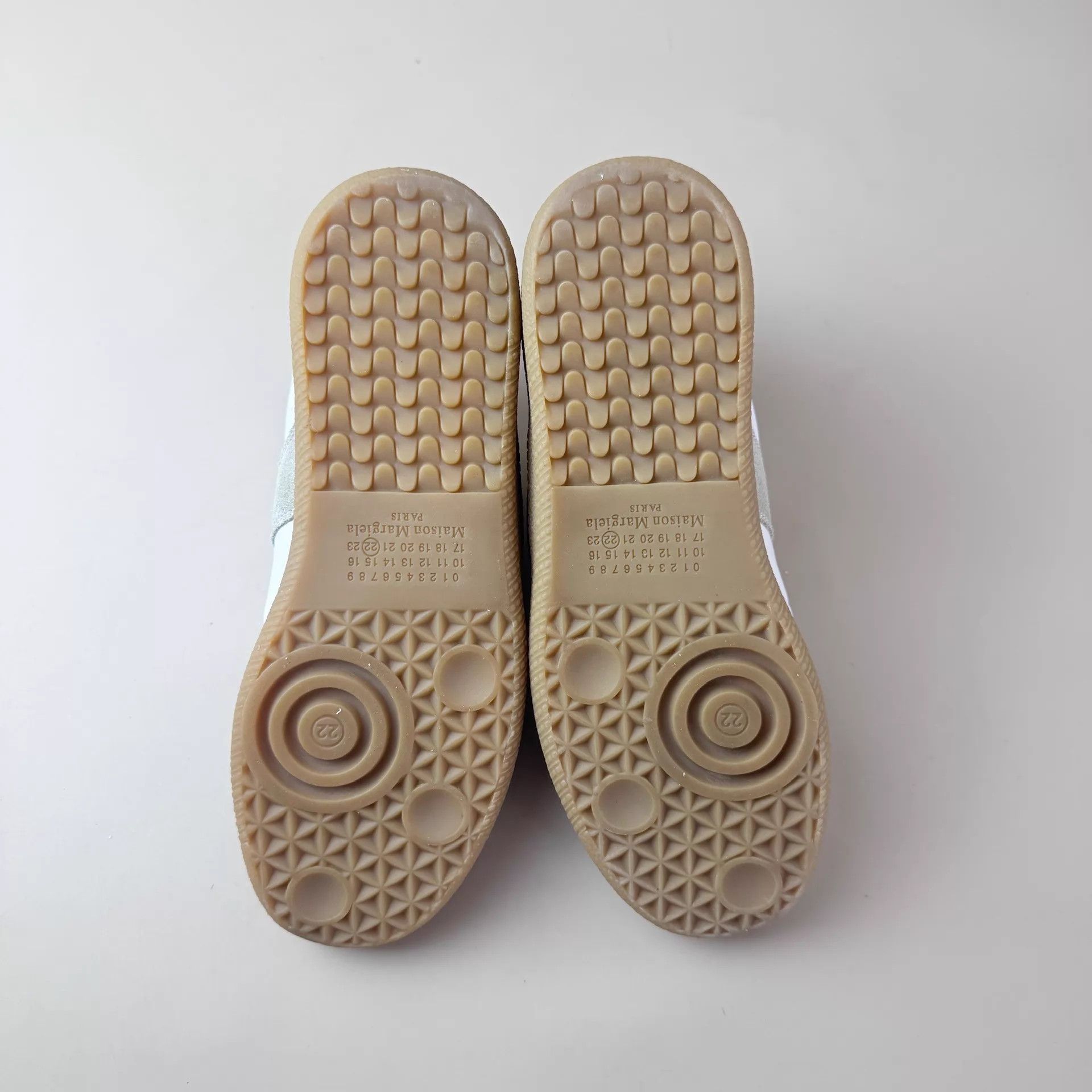 Maison Margiela Maison Margiela gray white suede trainer 36 Size US 5.5 / IT 35.5 - 6 Thumbnail
