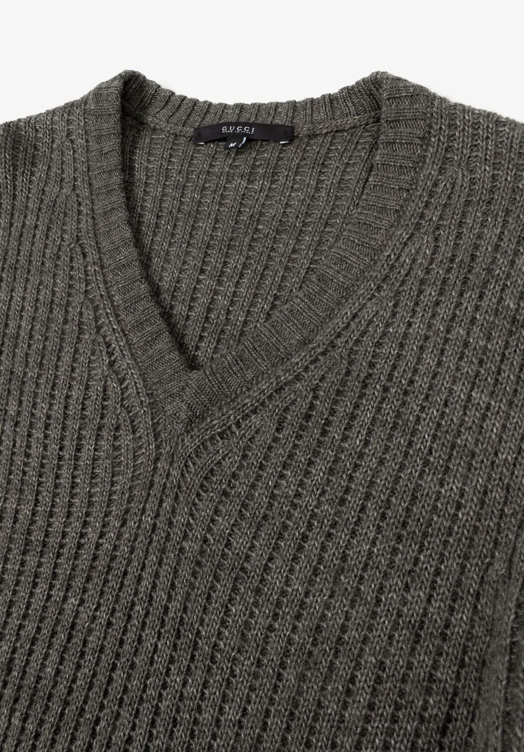 Gucci Gucci V Neck Men Sweater Vintage Size M, S878 Size US M / EU 48-50 / 2 - 2 Thumbnail