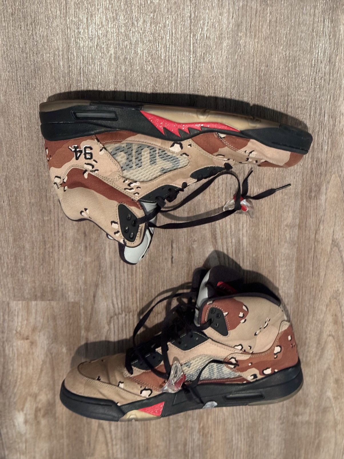 Jordan Brand × Supreme Supreme x Jordan 5 Retro Size US 13 / EU 46 - 1 Thumbnail