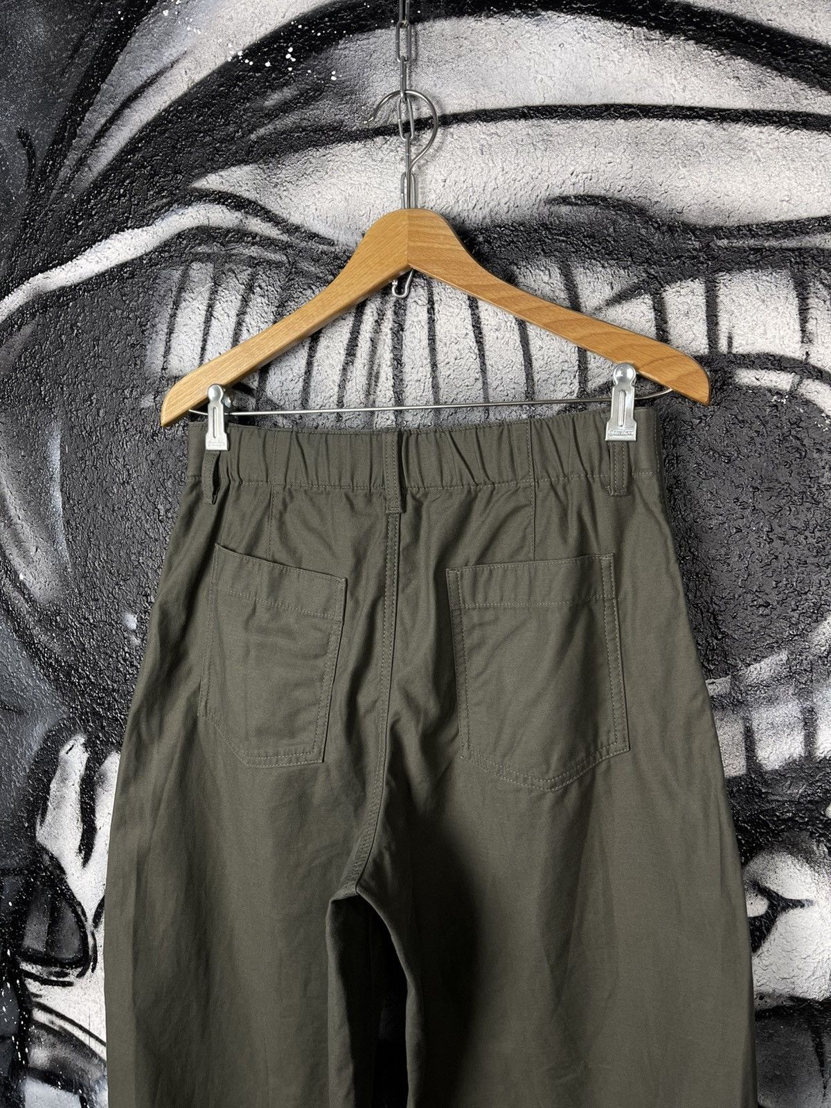 Uniqlo Y2K Uniqlo Women’s Baker Parachute Workwear Pants Size M Size 28" / US 6 / IT 42 - 4 Thumbnail