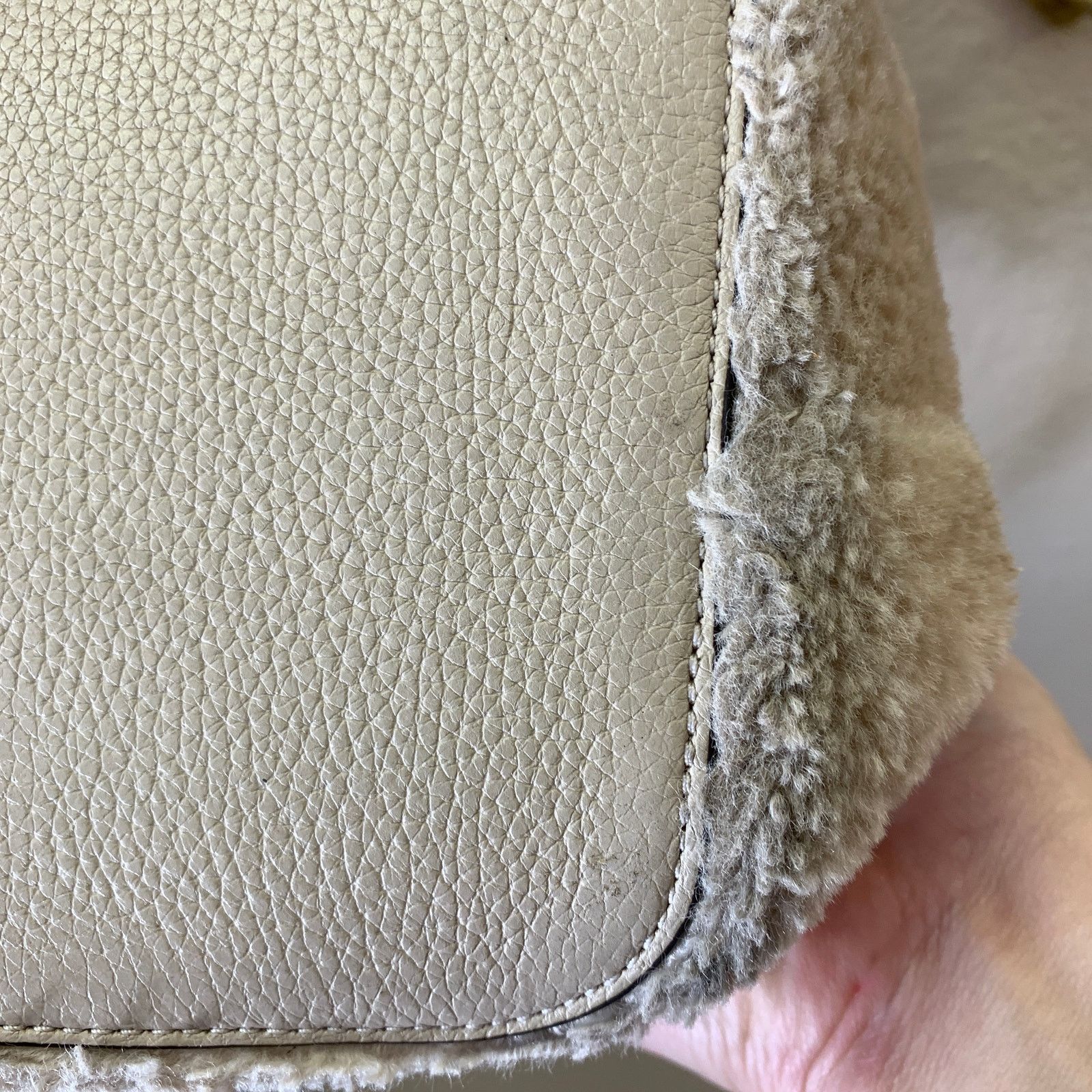Kate Spade Kate Spade Marti Shearling Bucket Bag Beige Leather Size ONE SIZE - 8 Thumbnail