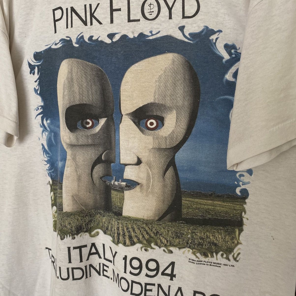Pink Floyd Vintage 90s Pink Floyd "The Division Bell" Tour T-shirt Size US L / EU 52-54 / 3 - 3 Thumbnail