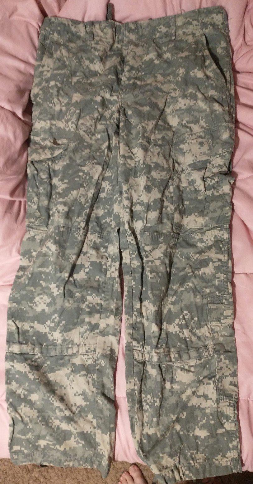 Designer Military pants digital pattern Size US 32 / EU 48 - 1 Thumbnail