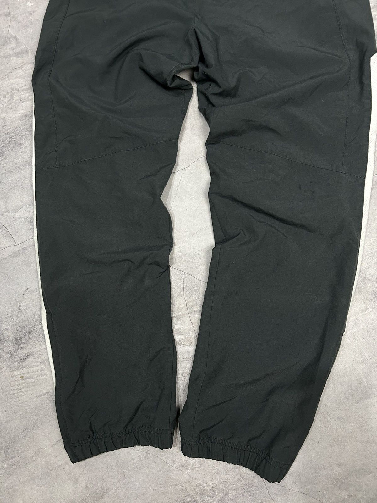 Nike Rare Vintage Nike Drill Track Pants TN Swoosh Size US 32 / EU 48 - 9 Thumbnail