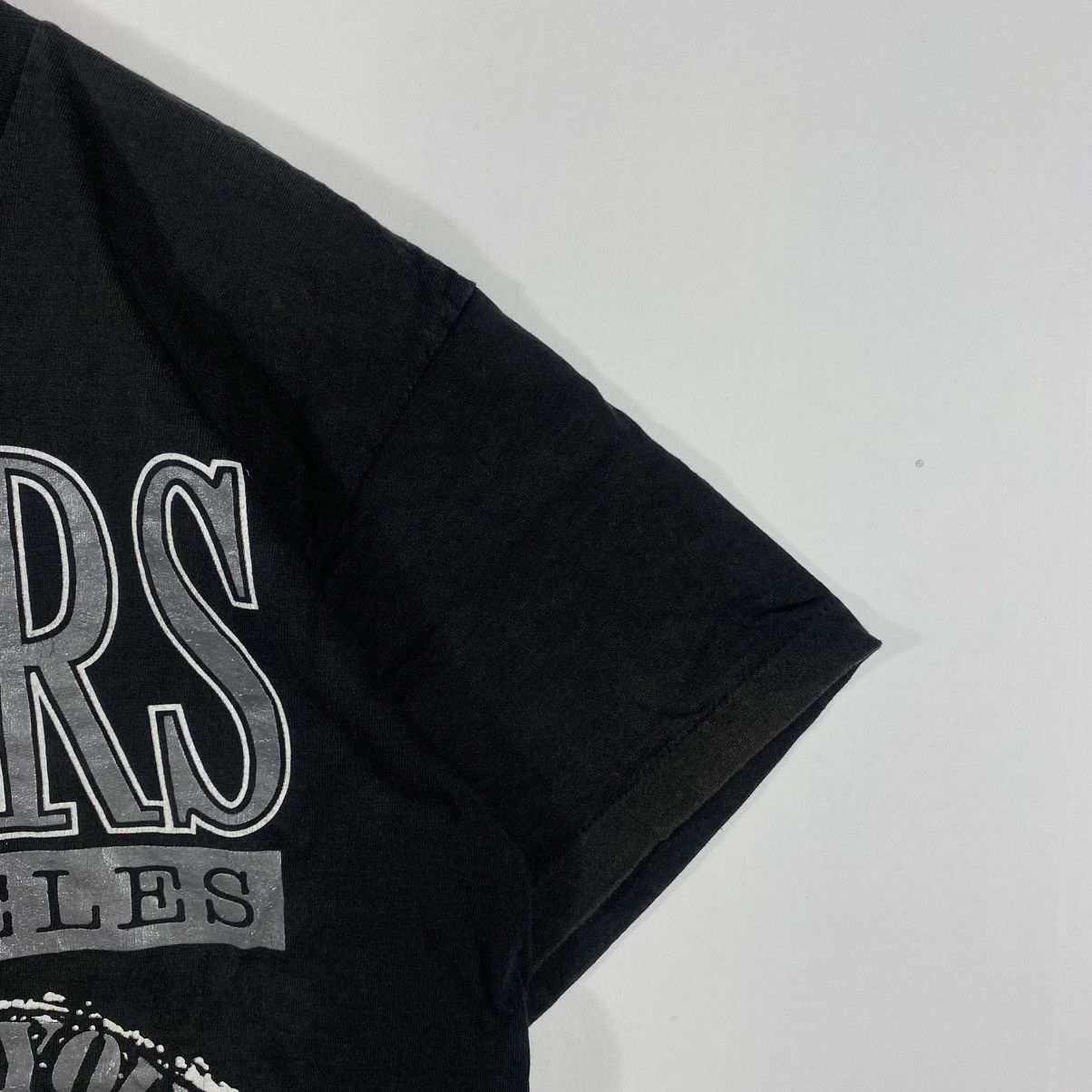 Vintage Vintage 90's RAIDERS LOS ANGELES In Your Face Tee Shirt Size US L / EU 52-54 / 3 - 4 Thumbnail