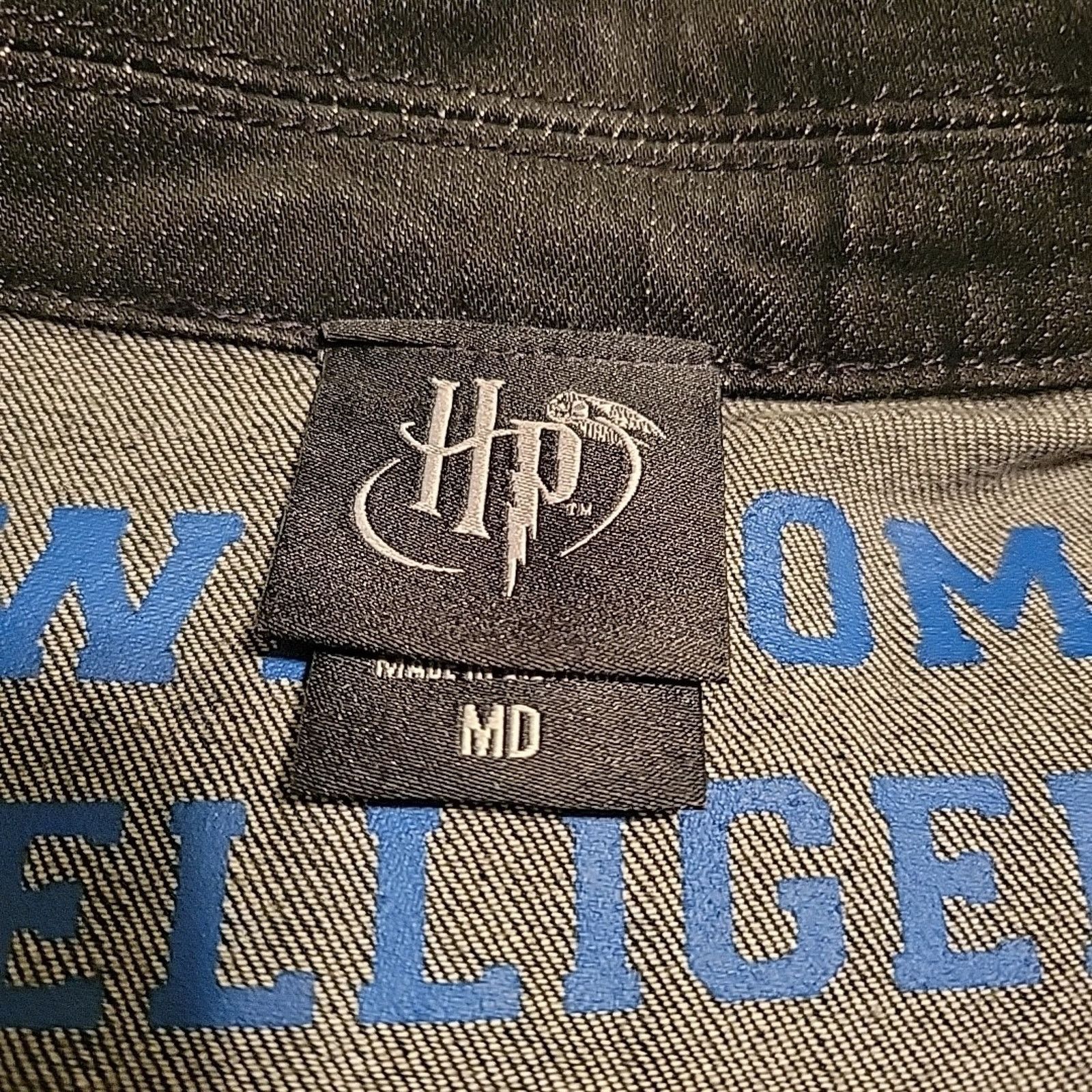 UNIVERSAL PRODUCTS. Harry Potter RavenClaw Denim Trucker Jacket SZ Medium Black Size M / US 6-8 / IT 42-44 - 5 Thumbnail