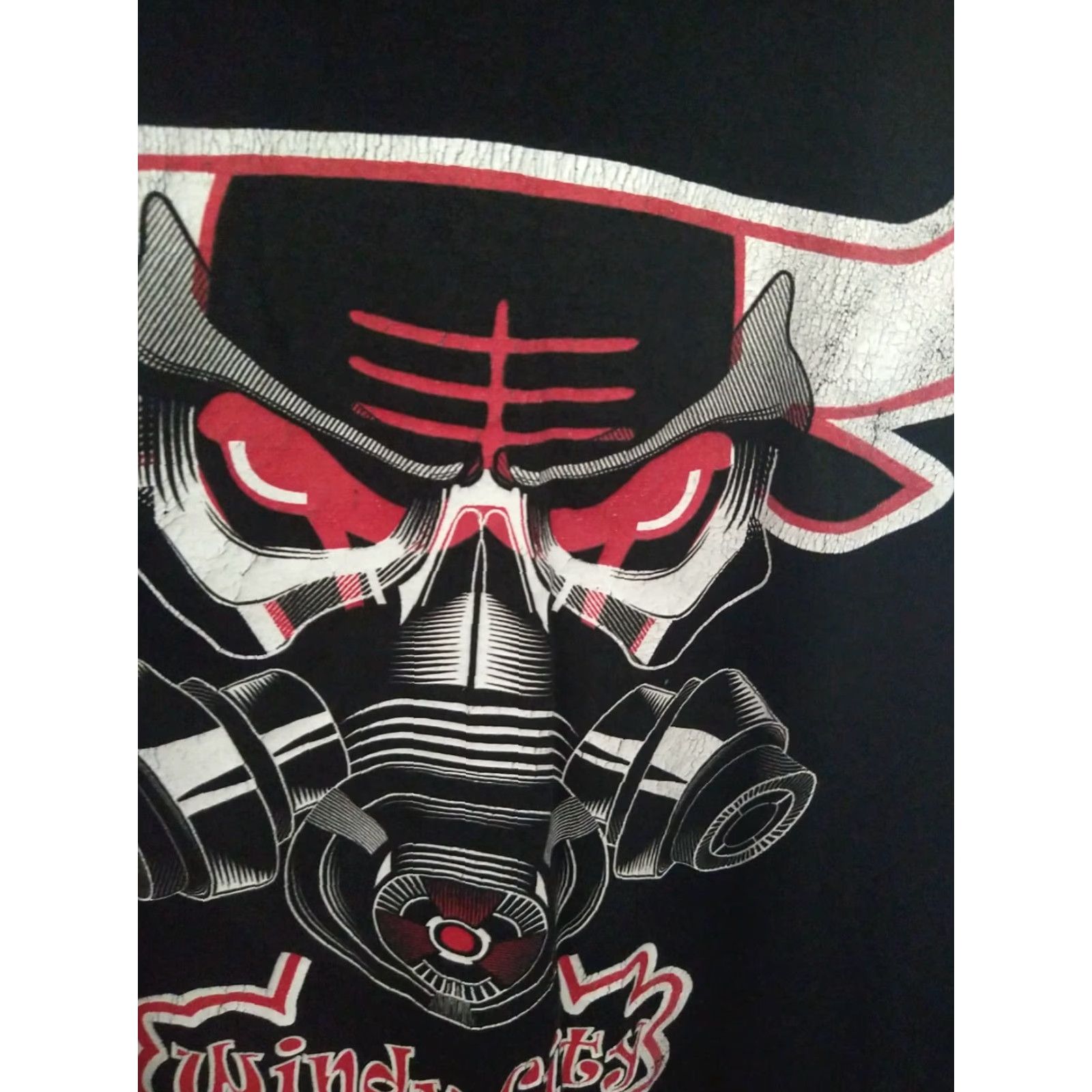 Vintage VINTAGE Chicago Bulls Windy City Gas Mask Tank Top Made In USA XL Tank Top Black 1990s Graphic Tee Mens? Size US XL / EU 56 / 4 - 2 Thumbnail