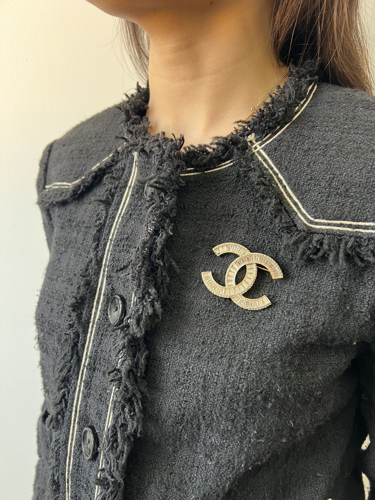 Chanel × Vintage Chanel Gold CC Round Crystal Brooch Size ONE SIZE - 2 Thumbnail