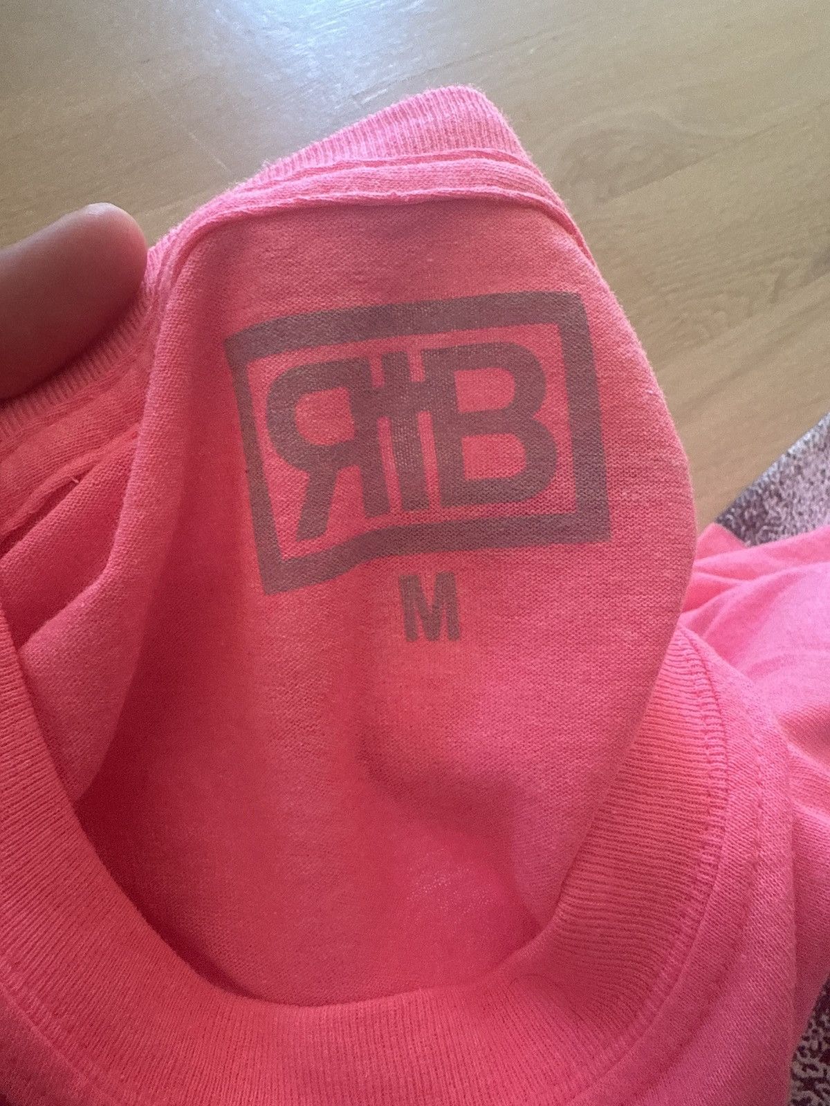 Other SIGNED REST IN BASS CHE MERCH Size US M / EU 48-50 / 2 - 4 Thumbnail