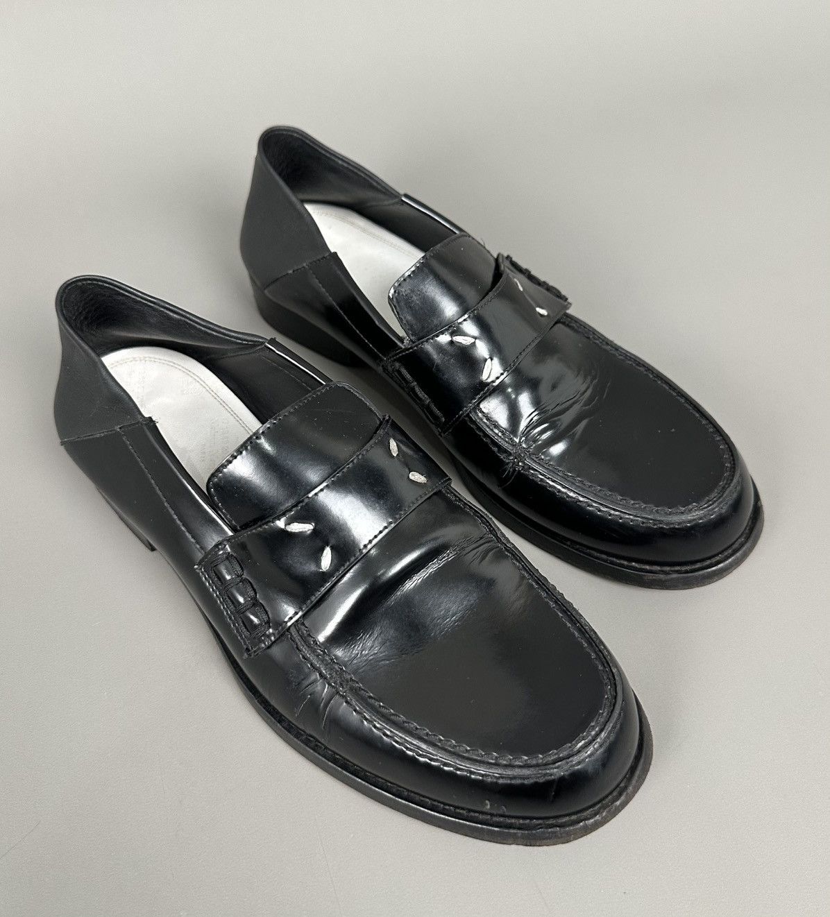 Maison Margiela Maison Margiela - 4 Contrast Stitch Leather Loafers - Black Size US 9 / IT 39 - 1 Thumbnail