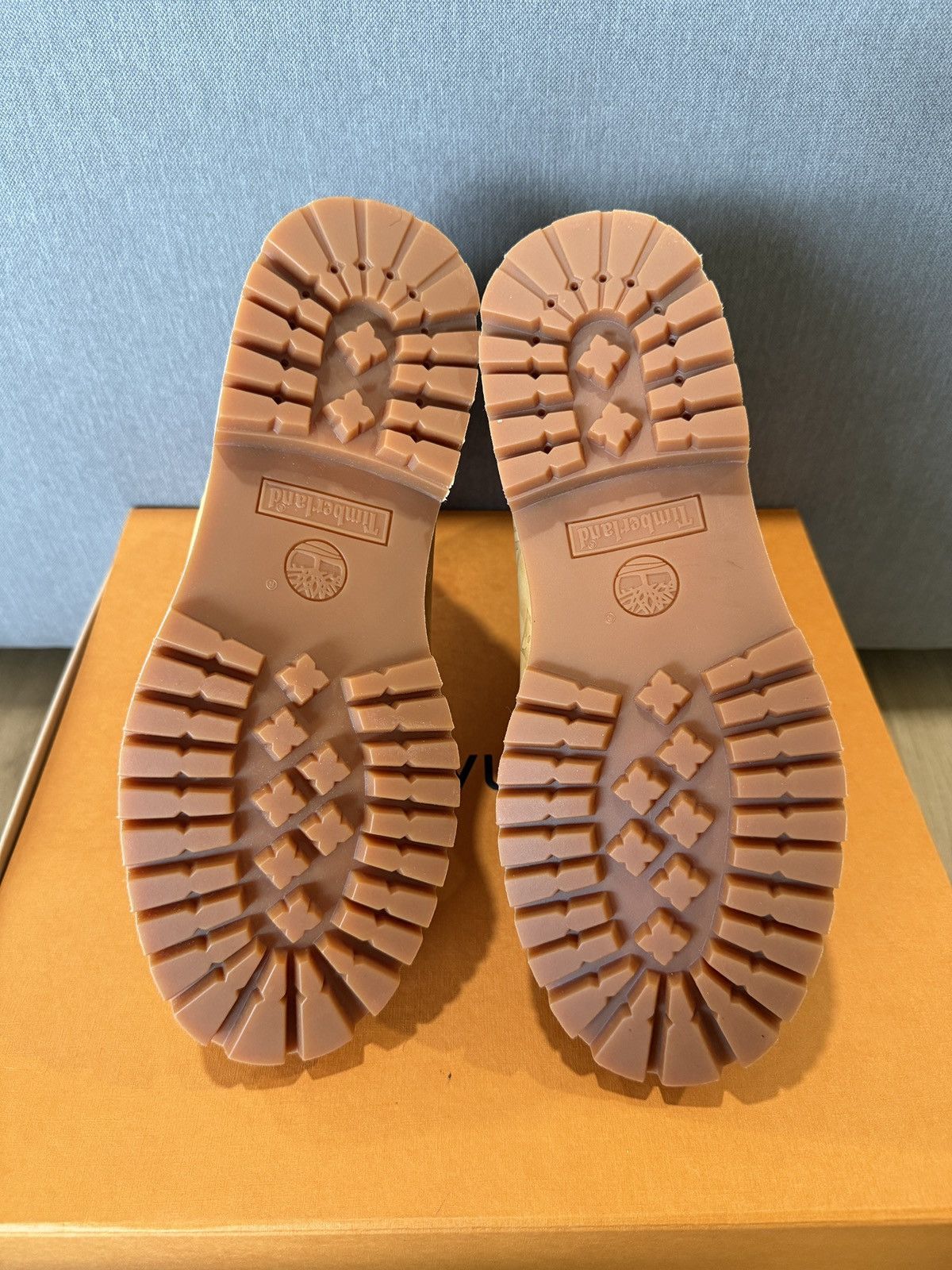 Louis Vuitton LOUIS VUITTON TIMBERLAND 6’ BOOT WHEAT Size US 8.5 / EU 41-42 - 13 Thumbnail
