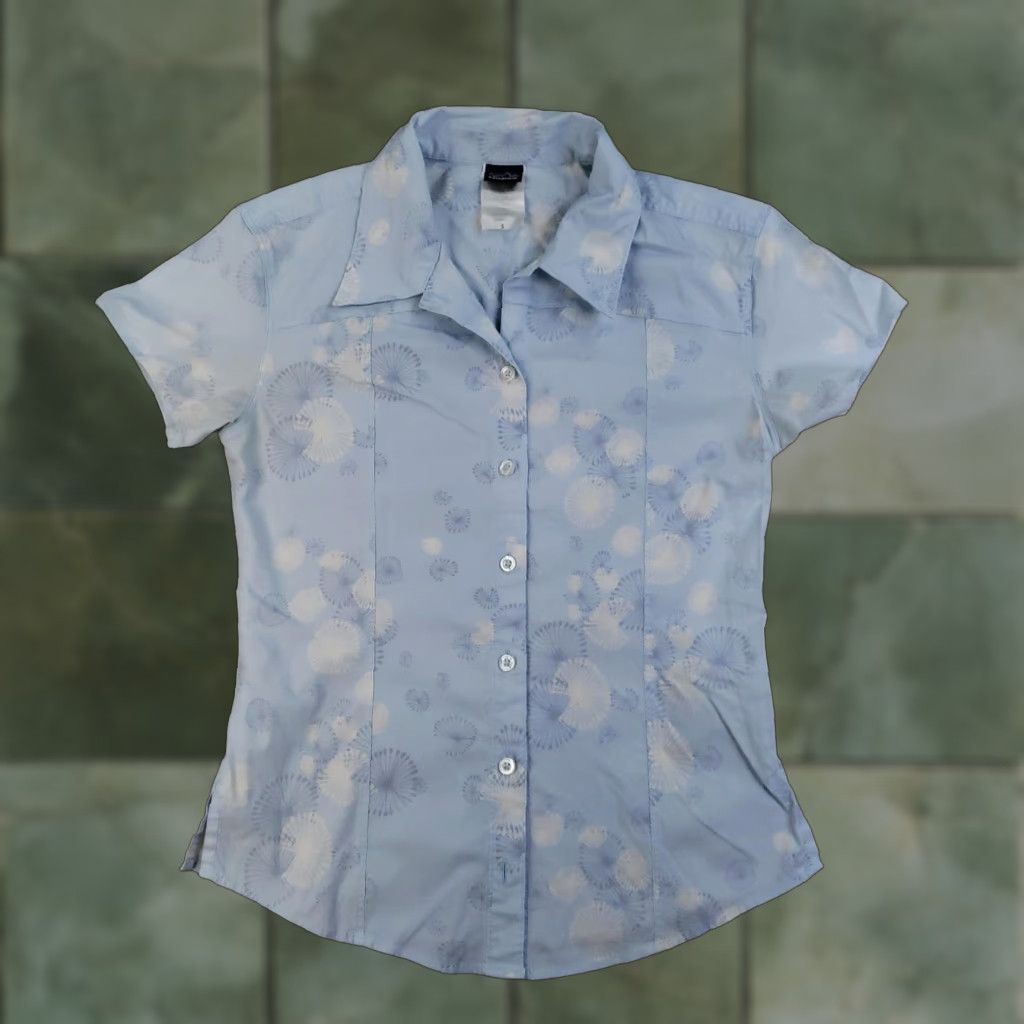 Patagonia Patagonia Shirt Womens 4 Blue Short Sleeve Button Up Organic Cotton Floral Print Size S / US 4 / IT 40 - 1 Thumbnail