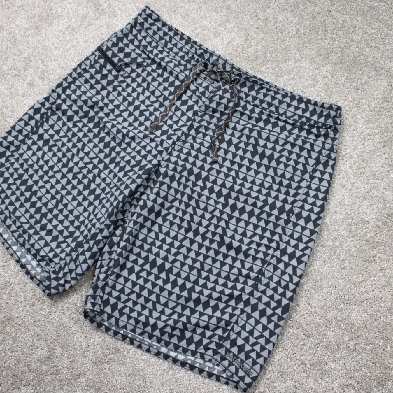 Patagonia Patagonia Hybrid Board Shorts Mens 36 Gray Geometric 100% Nylon w/ 10" inseam Size US 36 / EU 52 - 3 Thumbnail
