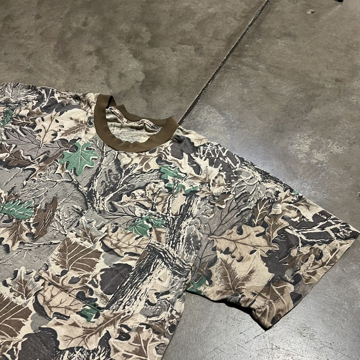 Realtree Vintage 80s Camo T shirt Ringer Pocket Tee Boxy RealTree Size US L / EU 52-54 / 3 - 3 Thumbnail