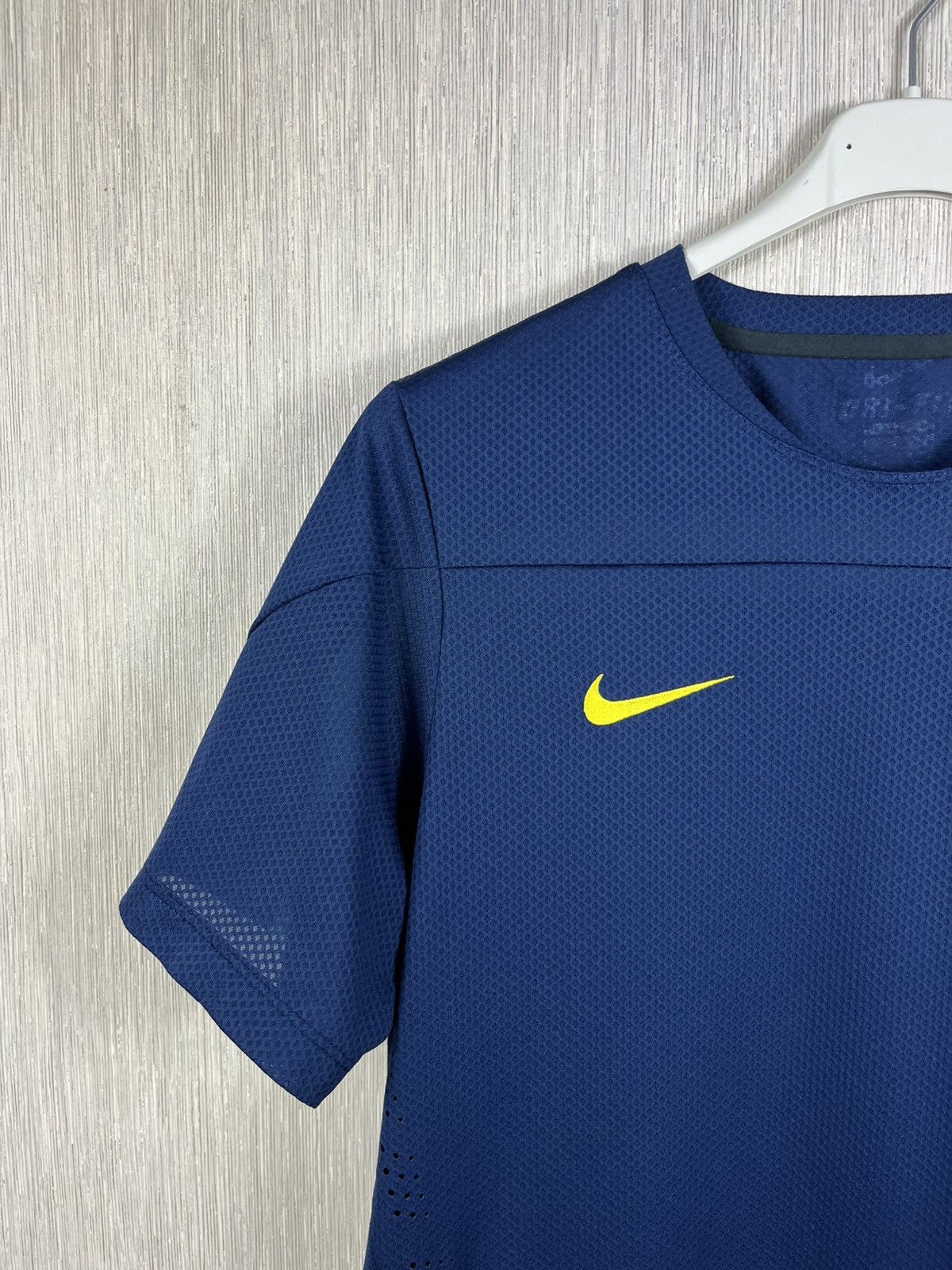 Nike Vintage Nike Barcelona y2k soccer jersey t-shirt navy tee Size US L / EU 52-54 / 3 - 4 Thumbnail