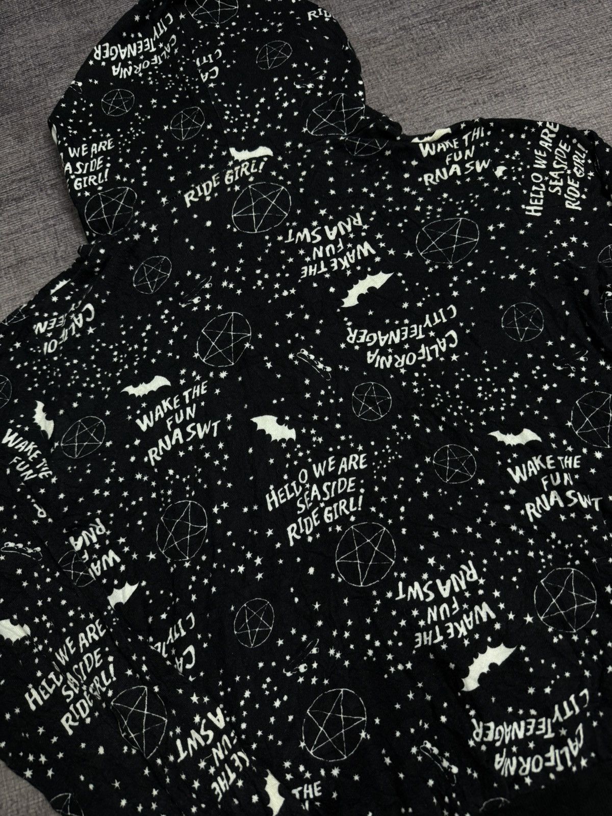 Japanese Brand RNA SWEET PRINT HOODIE Size US M / EU 48-50 / 2 - 4 Thumbnail