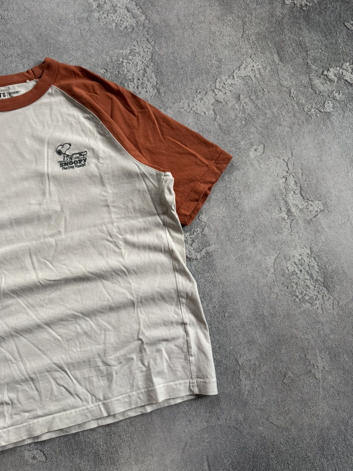 Peanuts Uniqlo & Peanuts M/size tee tshirt retro casual Size US M / EU 48-50 / 2 - 11 Thumbnail
