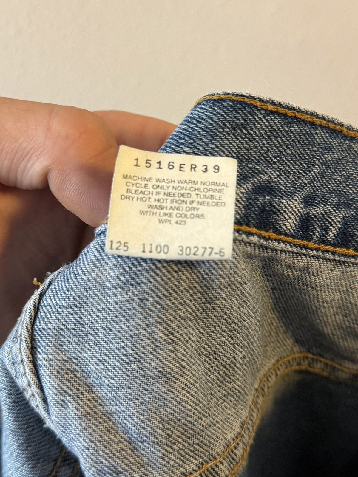 Levi's vintage levi’s 505 light wash jean shorts, jorts 2000 y2k Size US 37 - 8 Thumbnail
