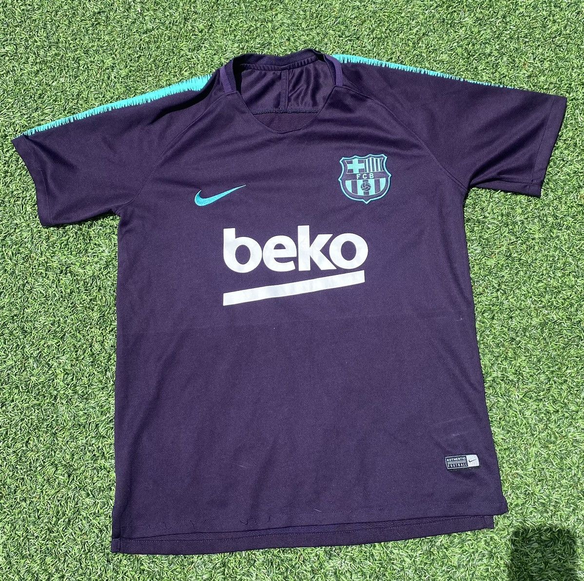 Nike 18/19 FC Barcelona Training Soccer Jersey Size US S / EU 44-46 / 1 - 1 Thumbnail