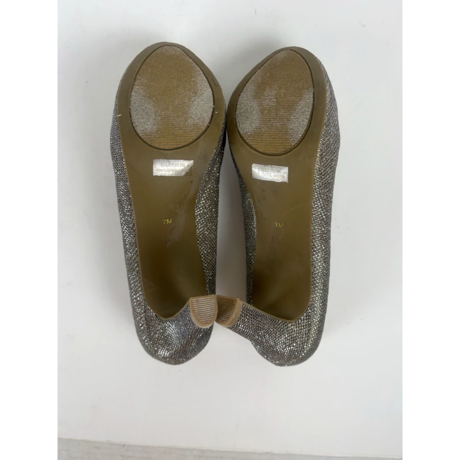 Guess Guess Glizia Silver Glitter 4in Heels Womens 7M Pump Stiletto Party/Cocktail Formal Wedding Shoes Size US 7 / IT 37 - 6 Thumbnail