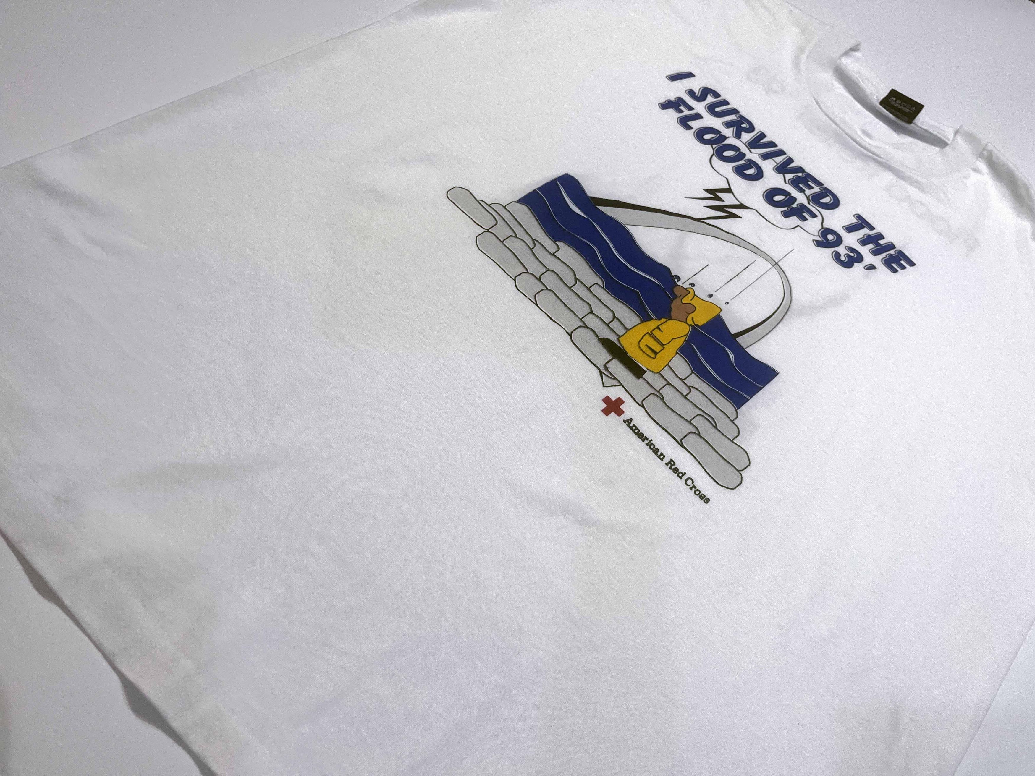 Vintage Vintage I Survived 1993 Flood American Red Cross T-Shirt Size US XXL / EU 58 / 5 - 7 Thumbnail