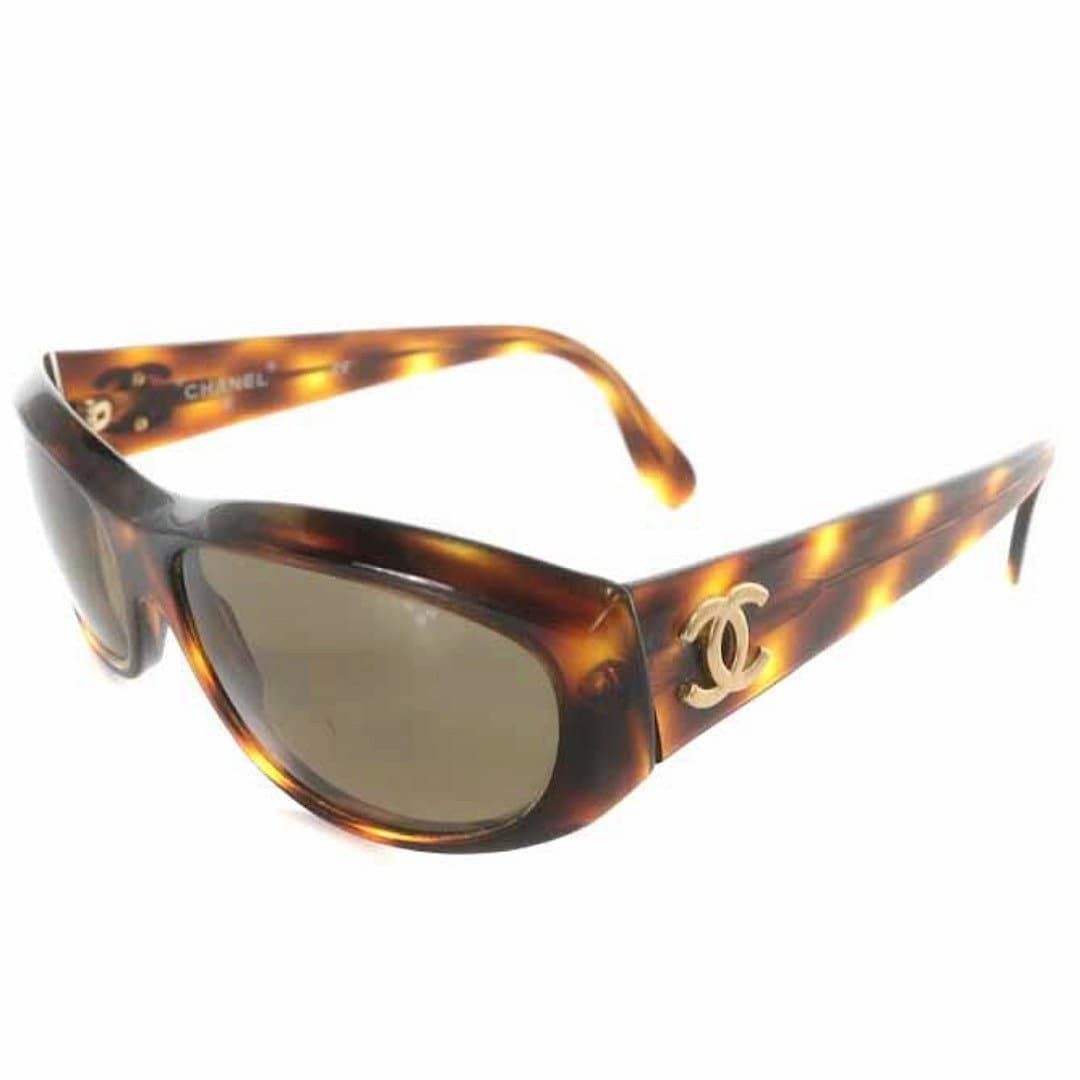 Chanel Vintage CHANEL brown frame and grey shade sunglasses with go Size ONE SIZE - 1 Thumbnail
