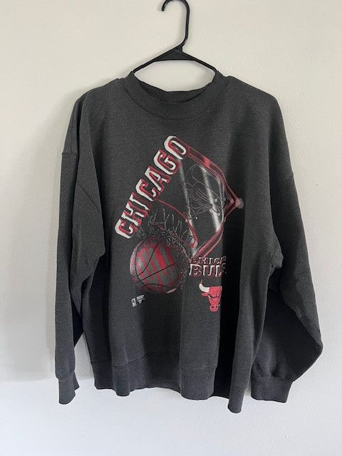Vintage Vintage 90s Chicago Bulls Sweatshirt Size US XL / EU 56 / 4 - 1 Thumbnail