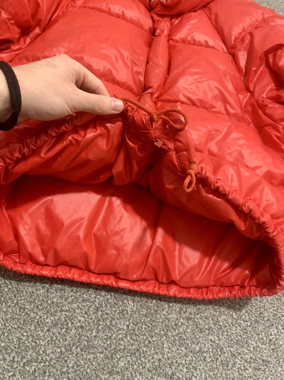 Moncler Vintage Red Moncler Puffer Logo Patch Jacket Size US L / EU 52-54 / 3 - 2 Thumbnail