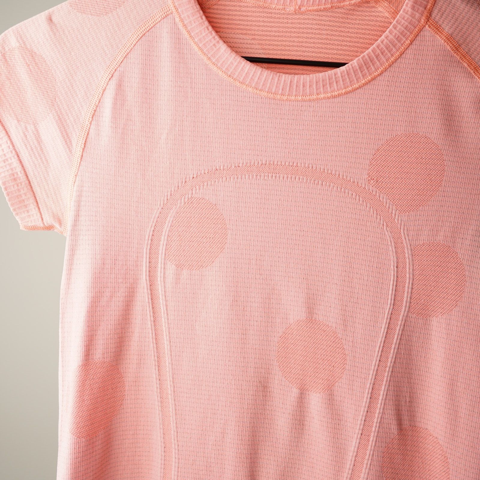 Lululemon Lululemon Run: Swiftly Tech Short Sleeve in Pop Orange Dot 4 Size S / US 4 / IT 40 - 9 Thumbnail