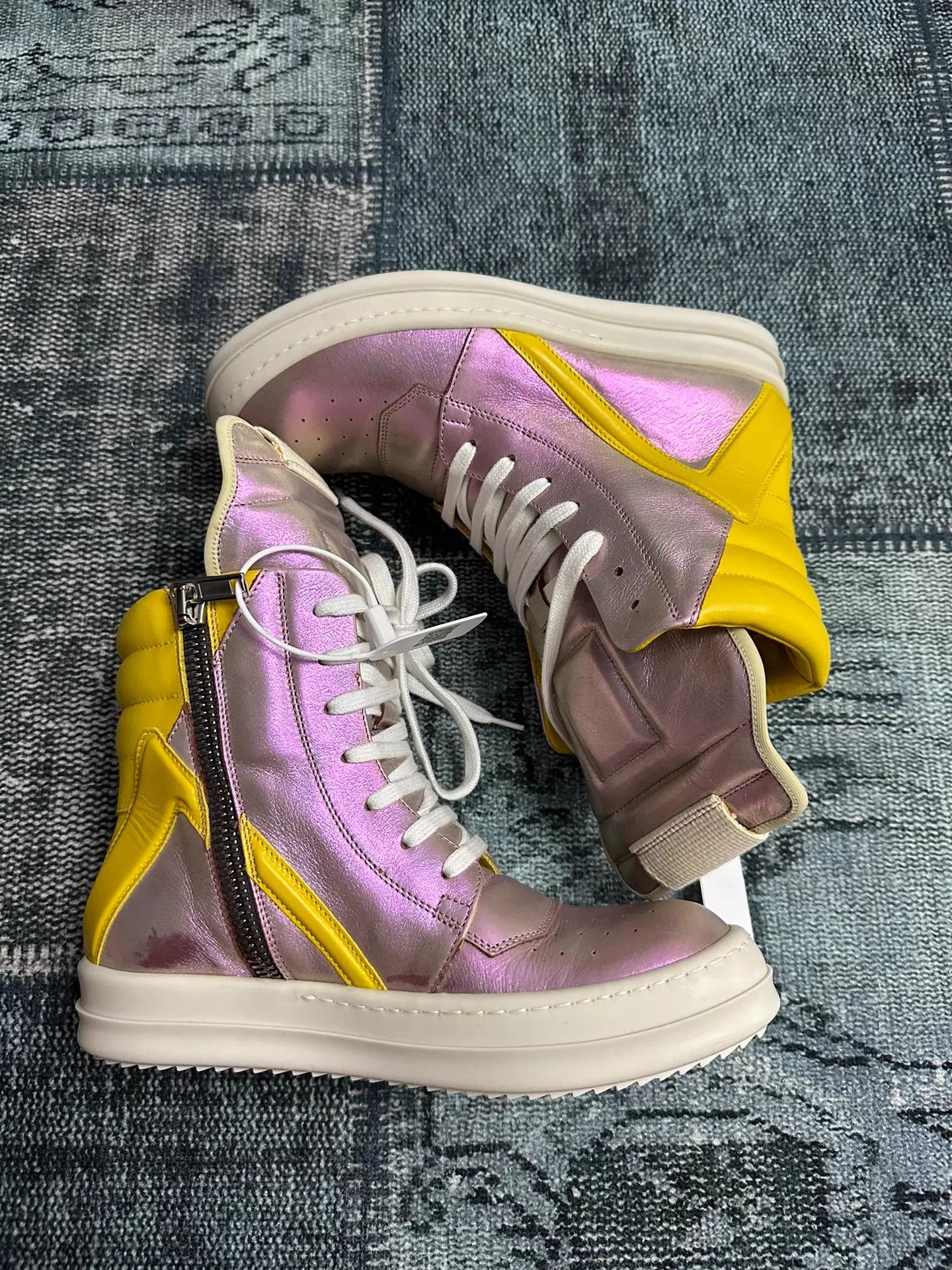 Rick Owens Rick Owens colorblock triangle light pink yellow 37 Size US 6.5 / IT 36.5 - 2 Thumbnail