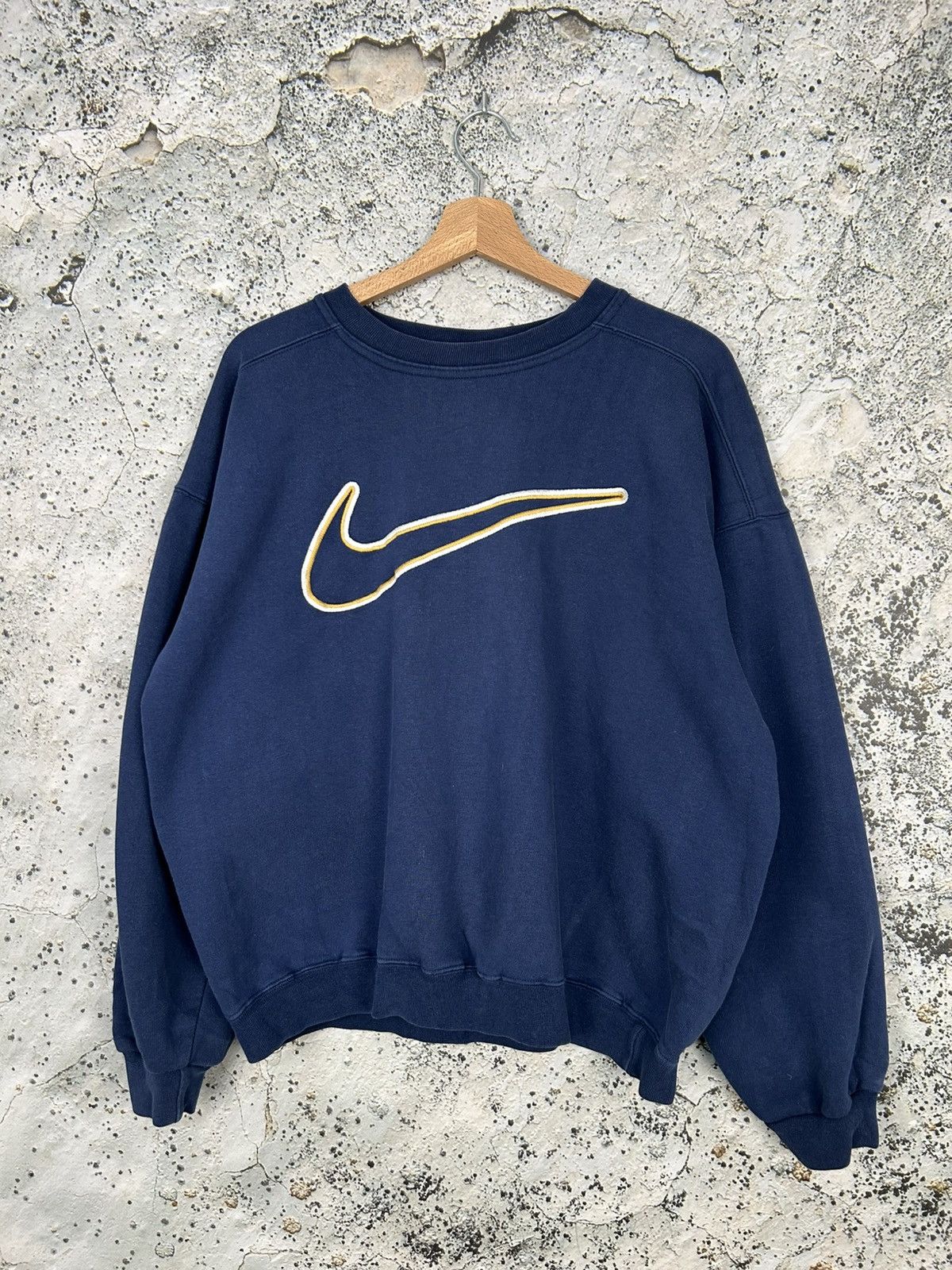 Nike Nike 90s Vintage Big Swoosh Crewneck Rap Baggy Streetwear Size US L / EU 52-54 / 3 - 1 Thumbnail