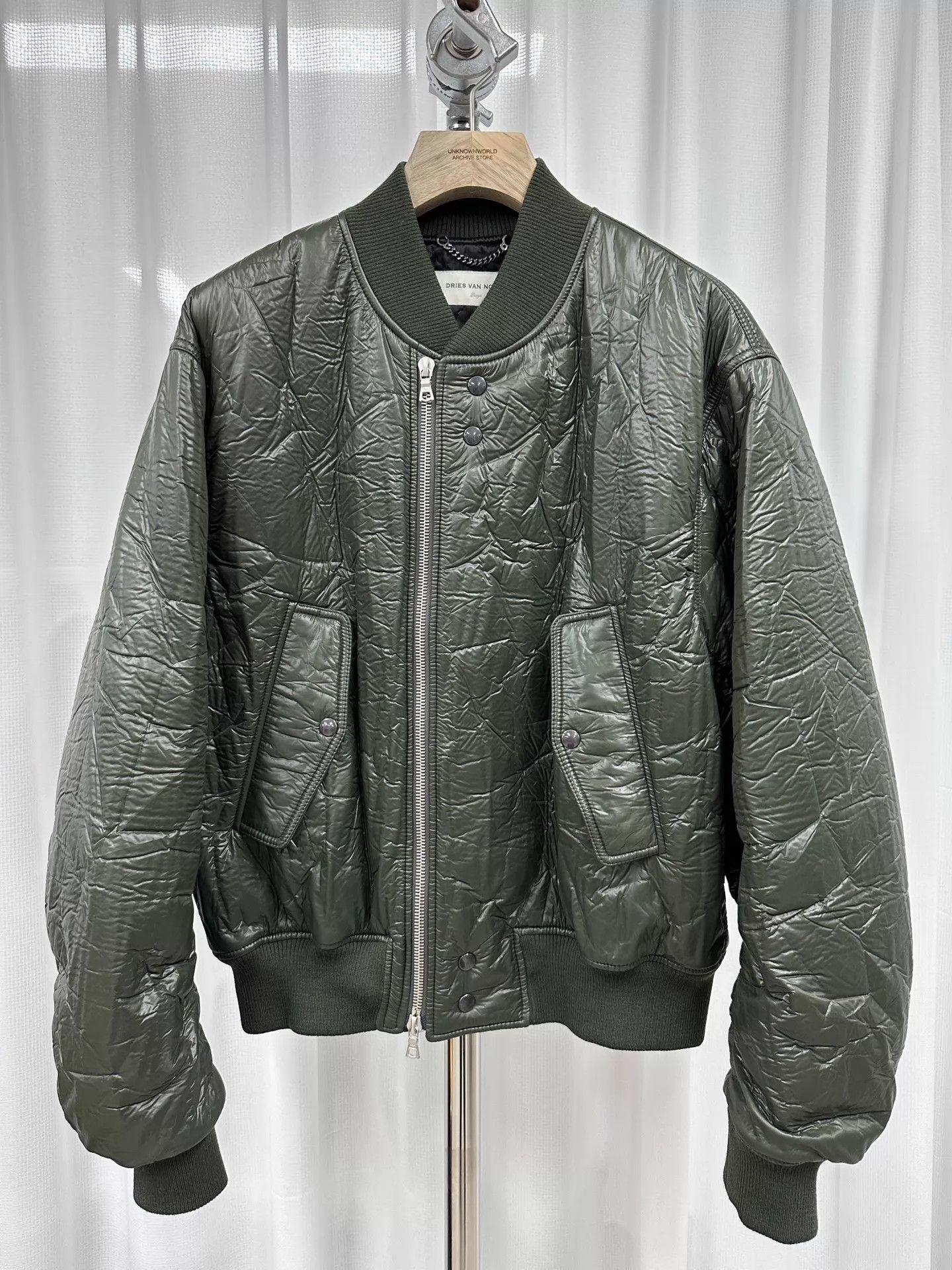 Dries Van Noten Dries Van Noten 21fw Pleated Olive Cotton Bomber Jacket L Size US L / EU 52-54 / 3 - 1 Thumbnail