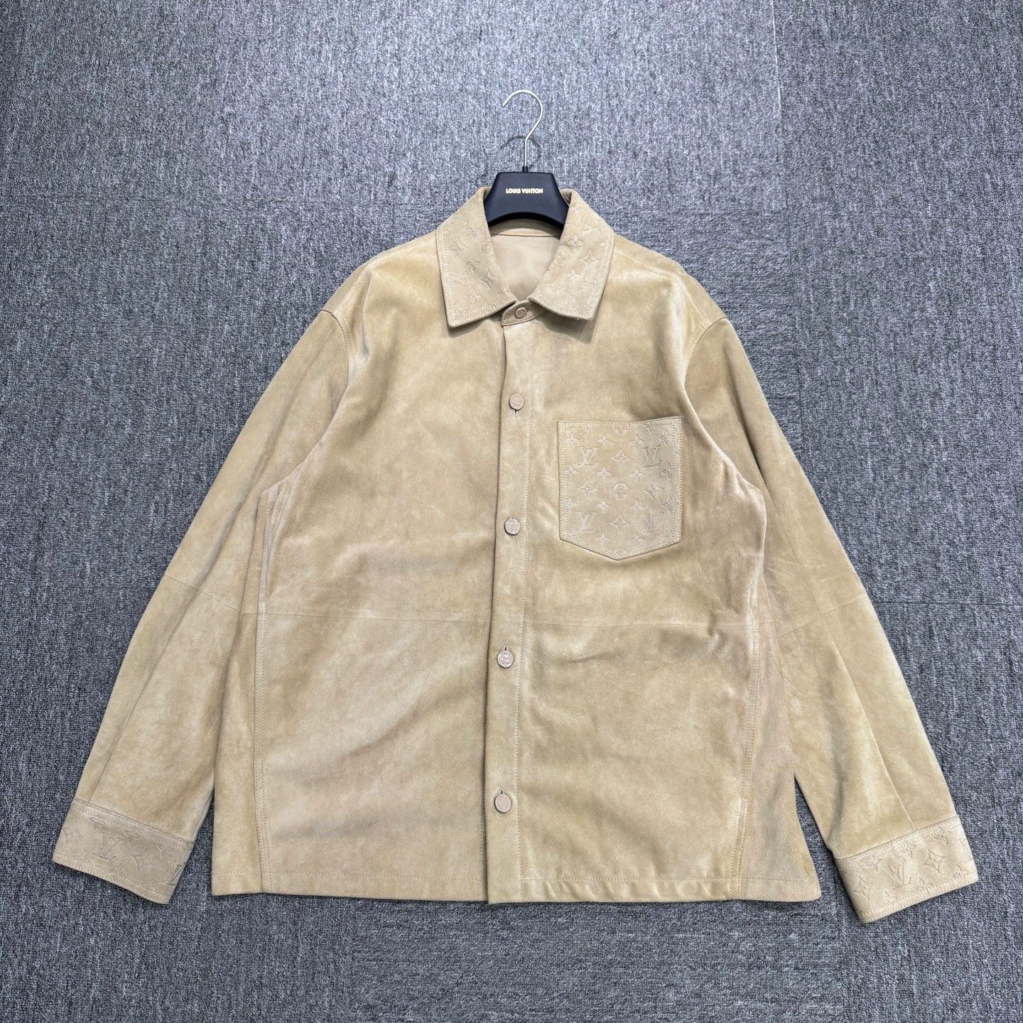 Louis Vuitton LV Monogram embossed pocket suede jacket 98 New Size US L / EU 52-54 / 3 - 1 Thumbnail