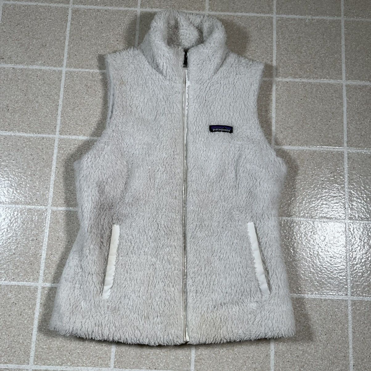Patagonia Women’s Patagonia Los Gatos Fleece Vest White Sherpa sz m Size M / US 6-8 / IT 42-44 - 1 Thumbnail