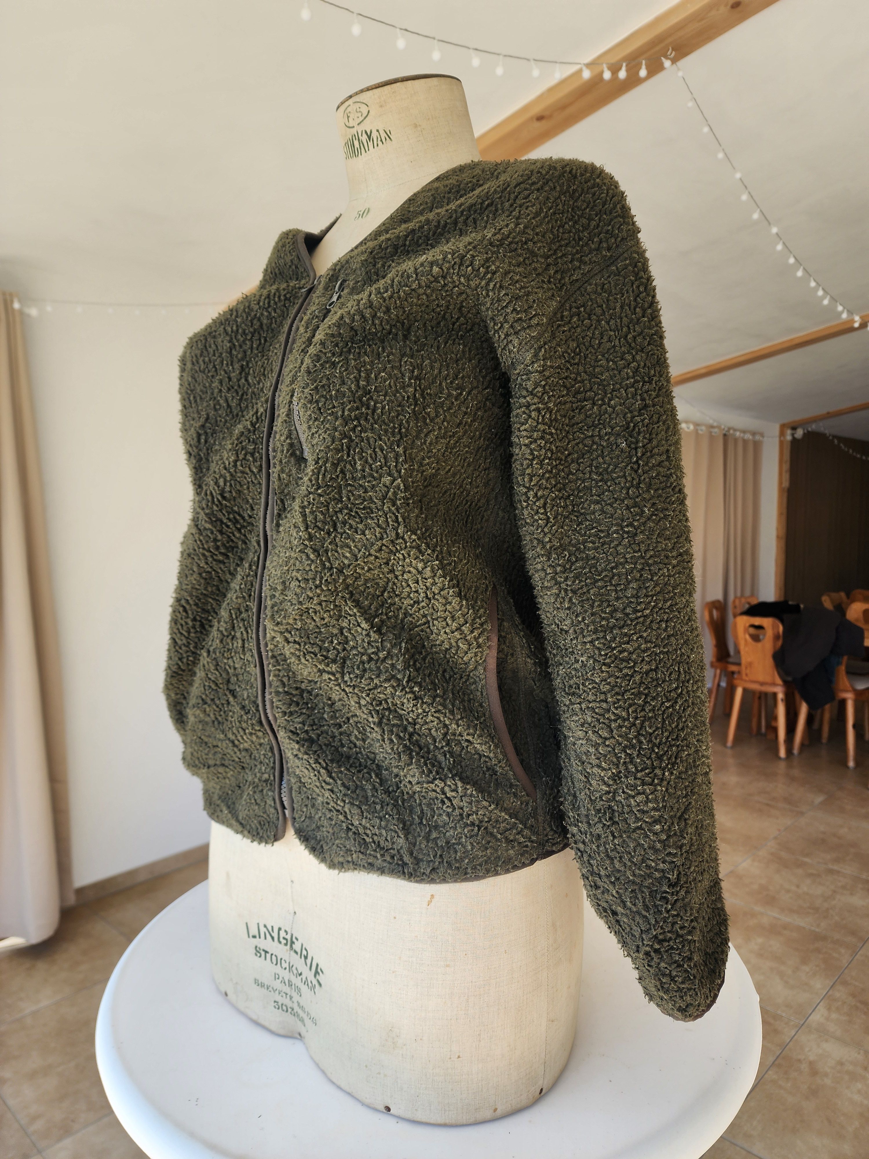 Jun Takahashi GU Uniqlo x Undercover Sherpa Jacket – Jun Takahashi (L Size US L / EU 52-54 / 3 - 9 Thumbnail