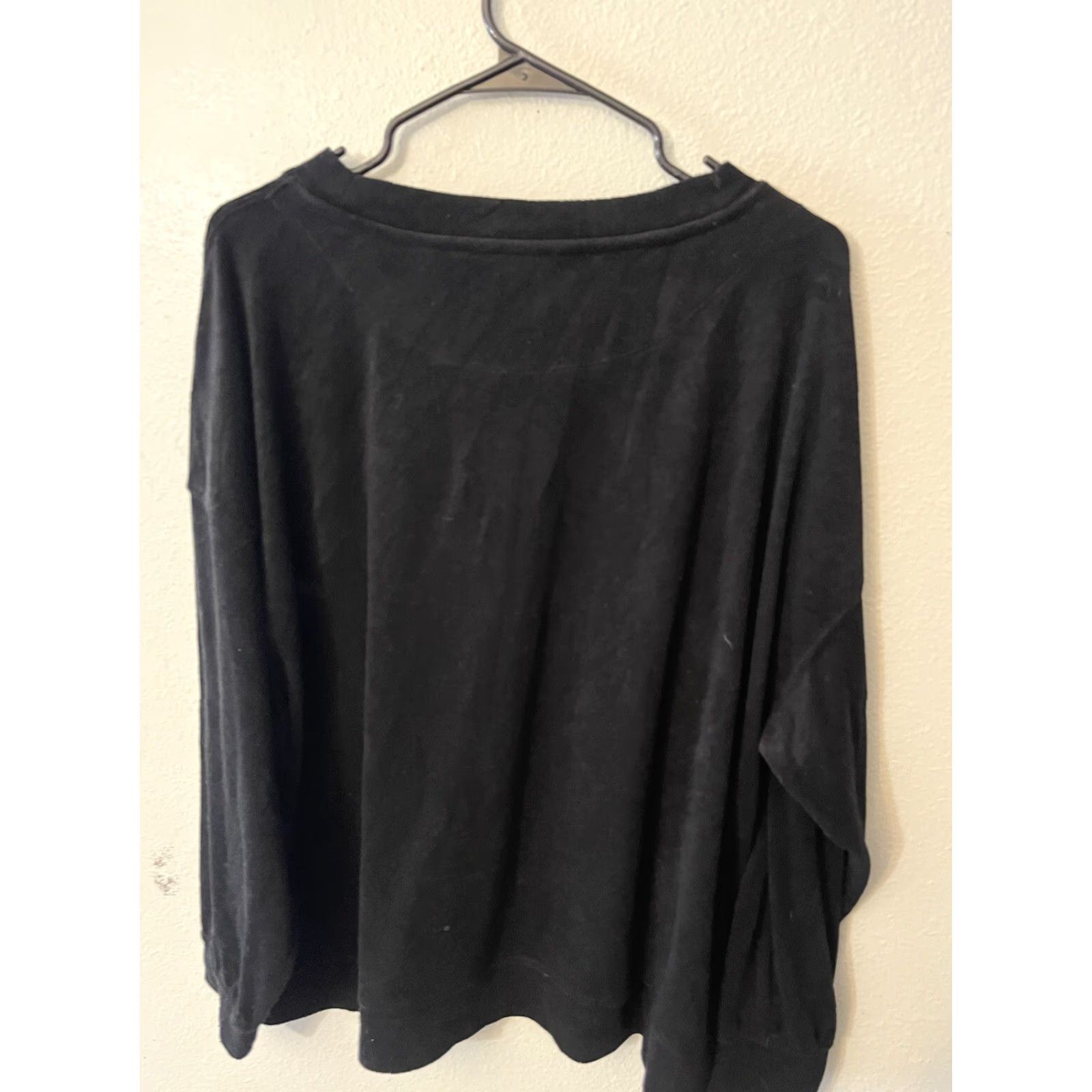 H&M H&M Basic Black Velour Crew Neck Sweater Size XL Size XL / US 12-14 / IT 48-50 - 2 Thumbnail